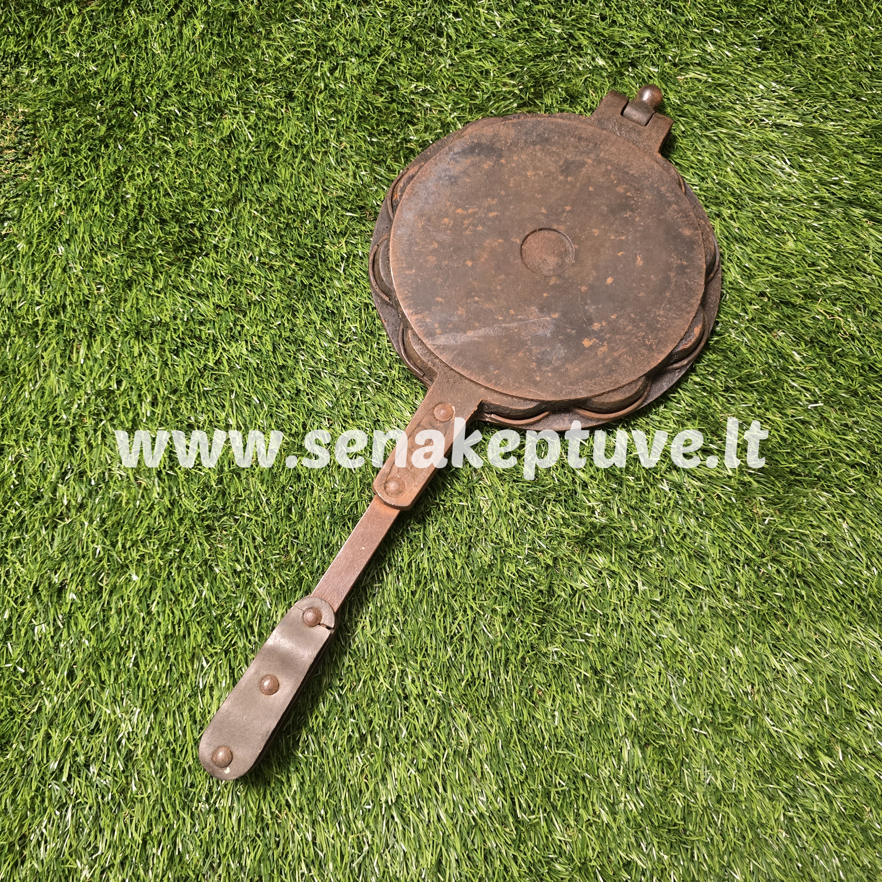 Senovinė ketaus čirvinių blynų keptuvė