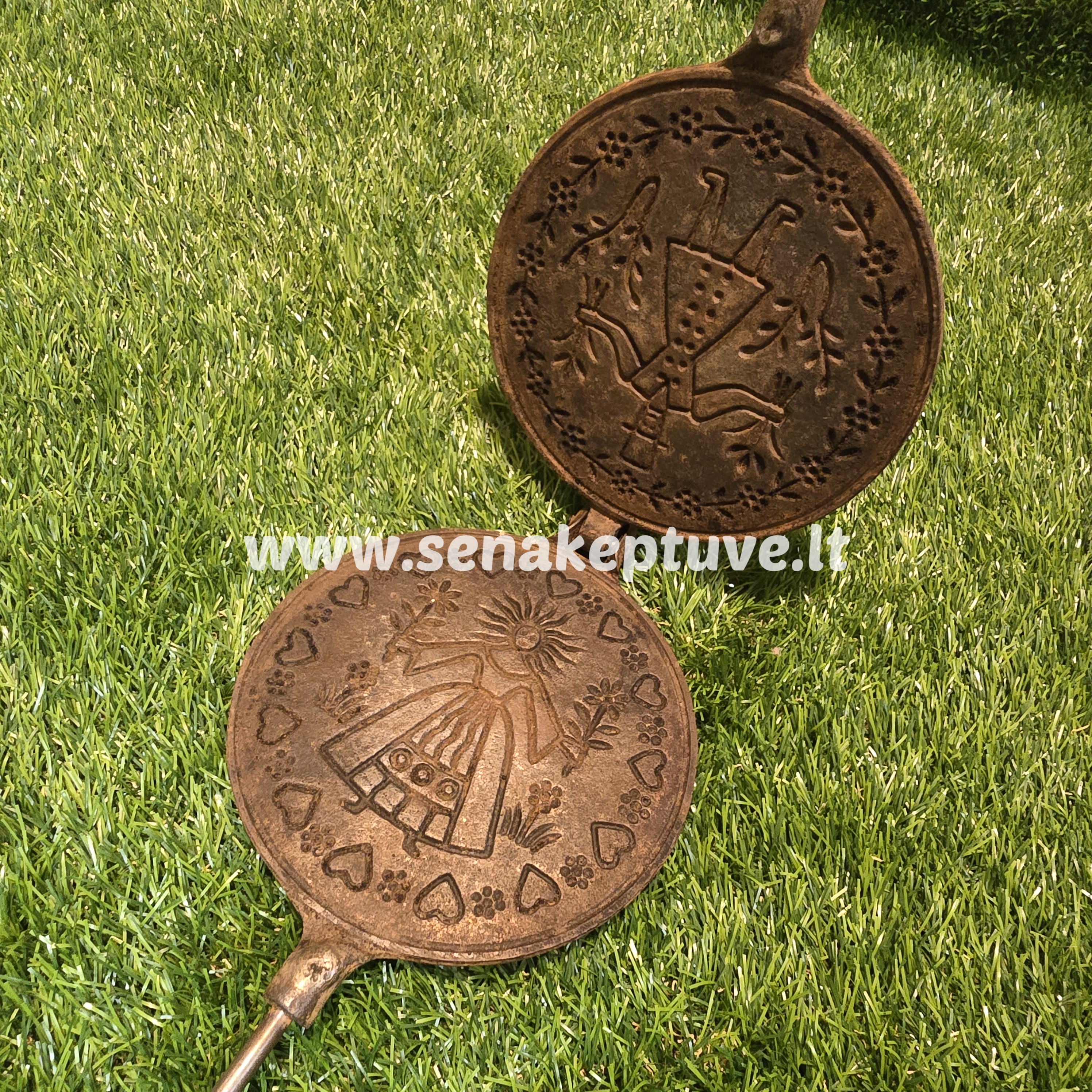 Senovinė ketaus plonų vaflių keptuvė