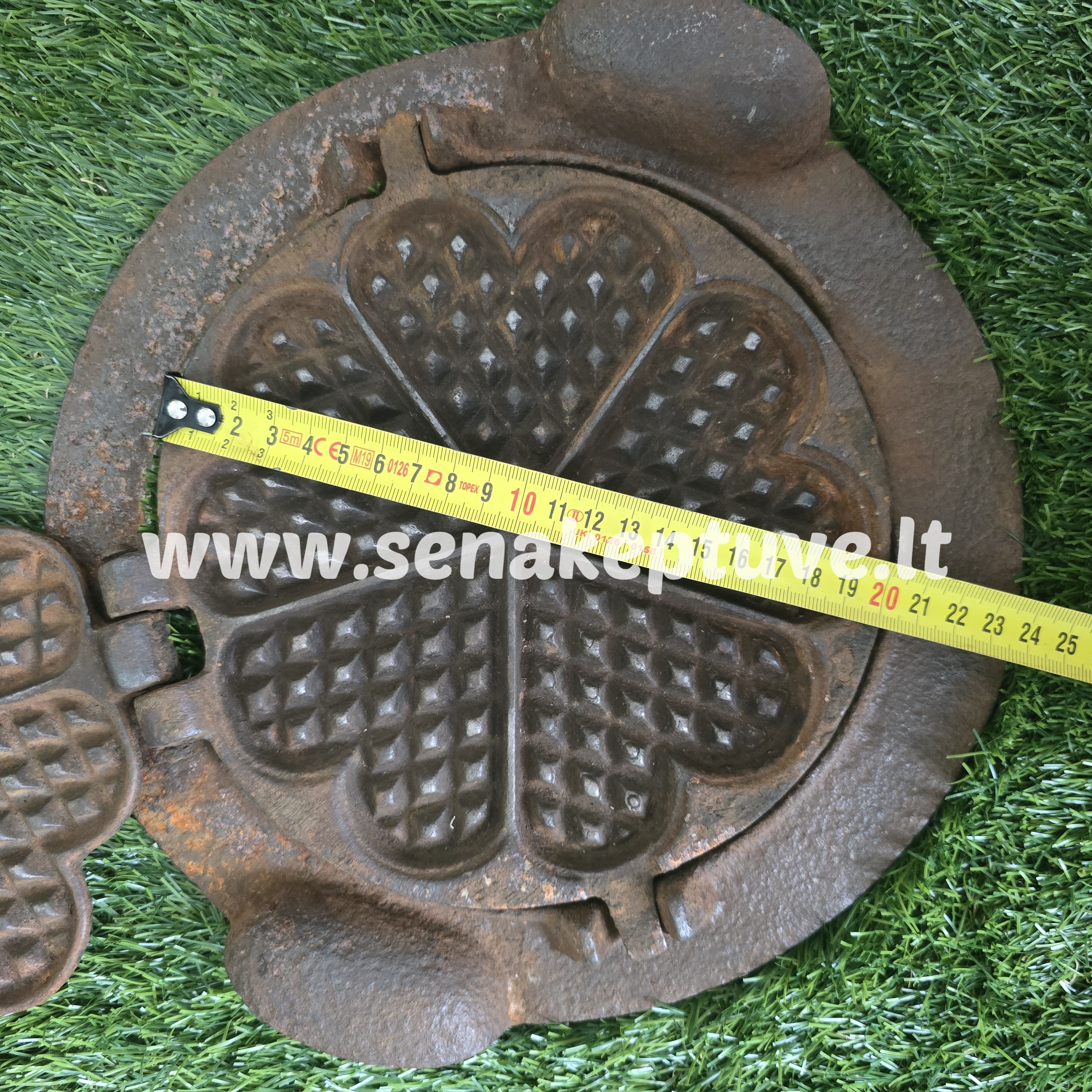 Senovinė ketaus vartoma čirvinių blynų keptuvė su žiedu