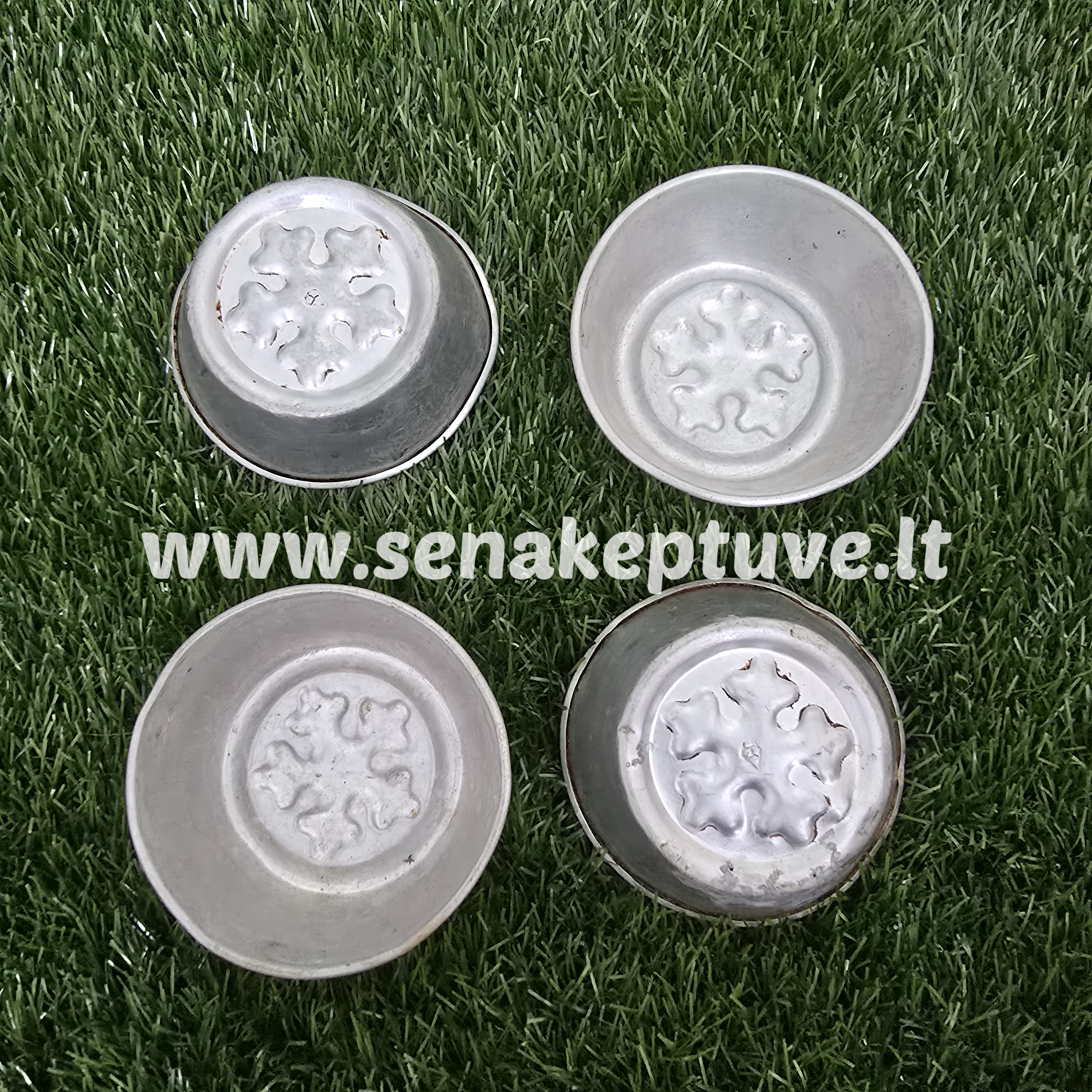 Senovinės kepimo formelės - krepšeliai