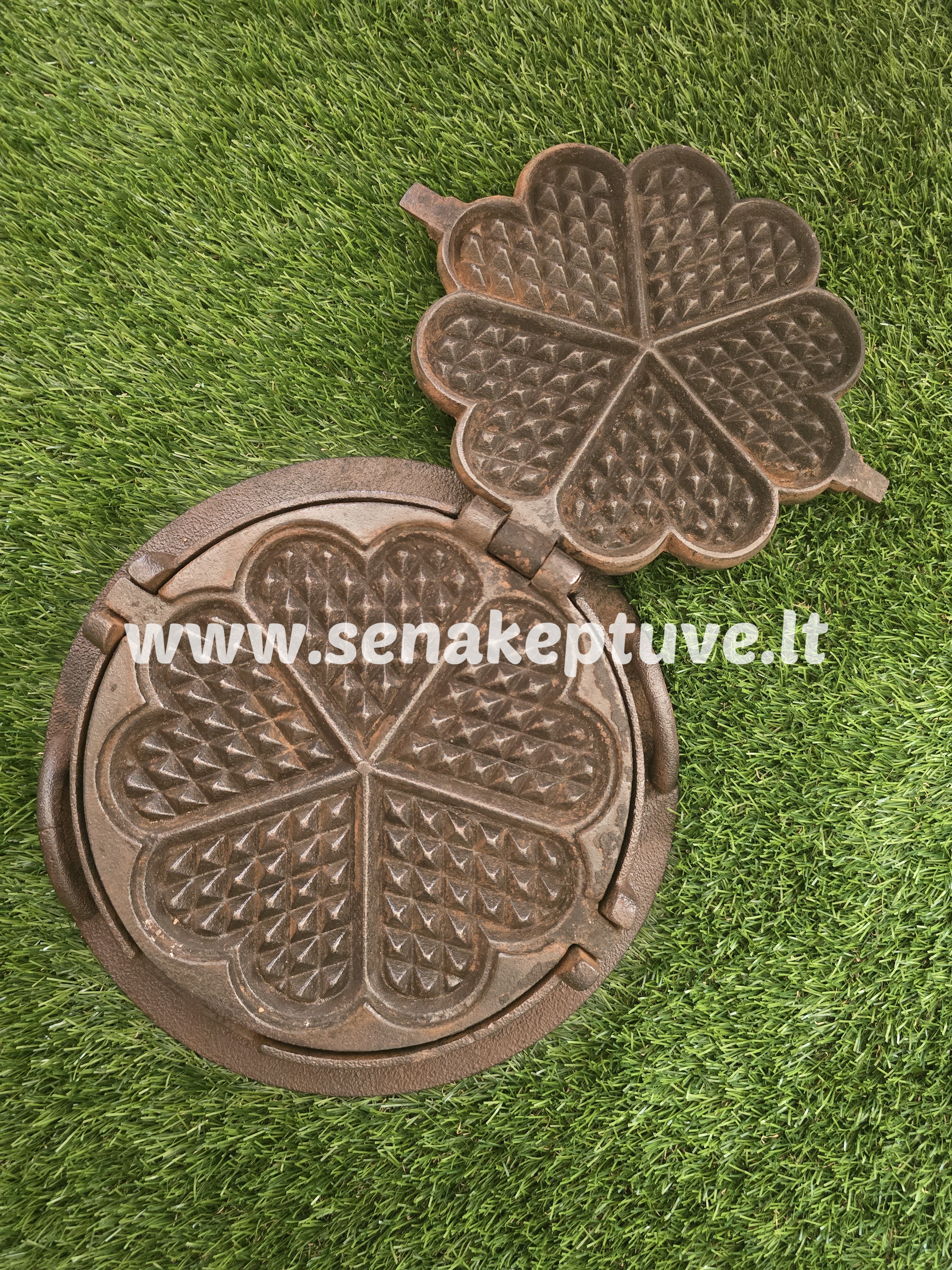 Senovinė ketaus vartoma čirvinių blynų keptuvė su žiedu