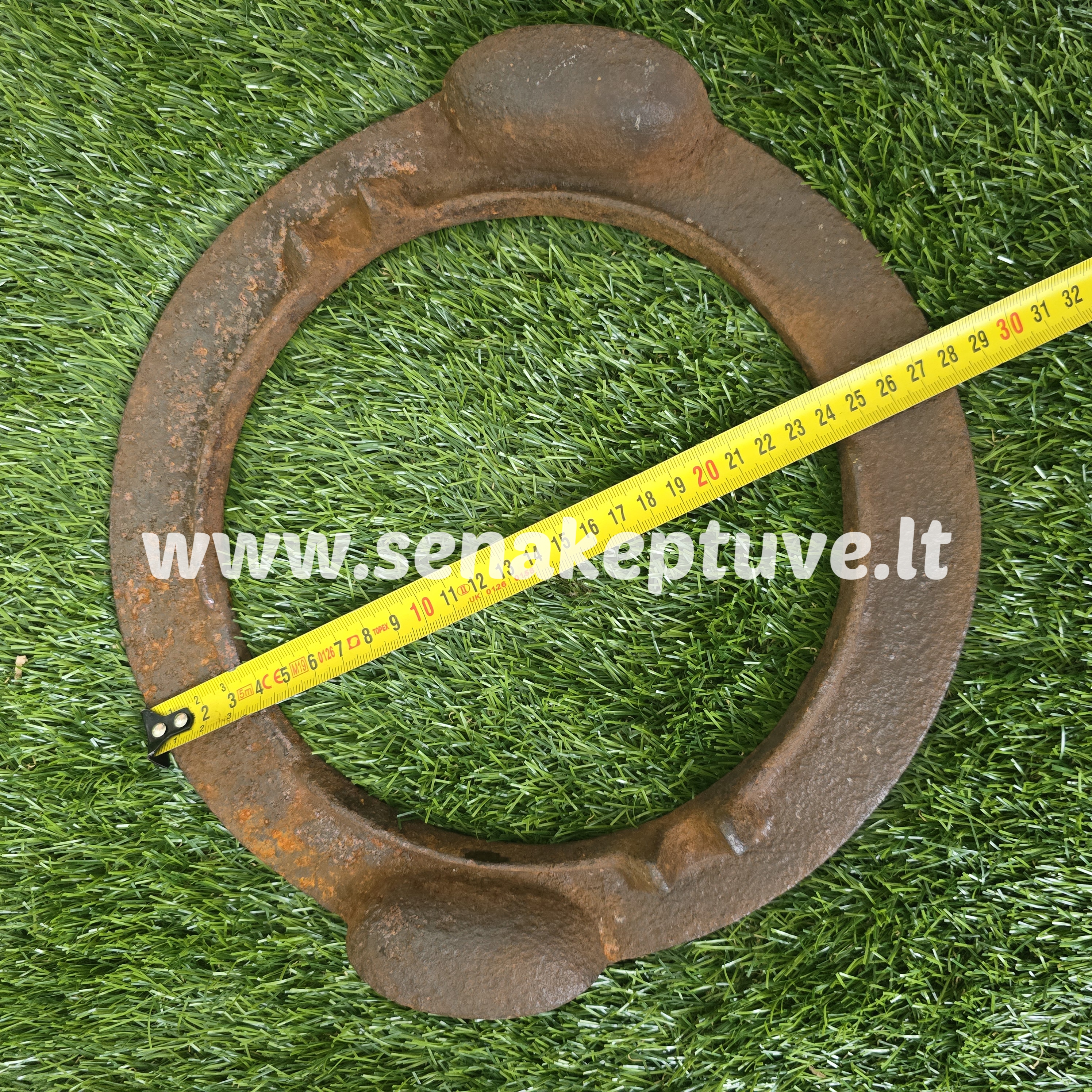 Senovinė ketaus vartoma čirvinių blynų keptuvė su žiedu