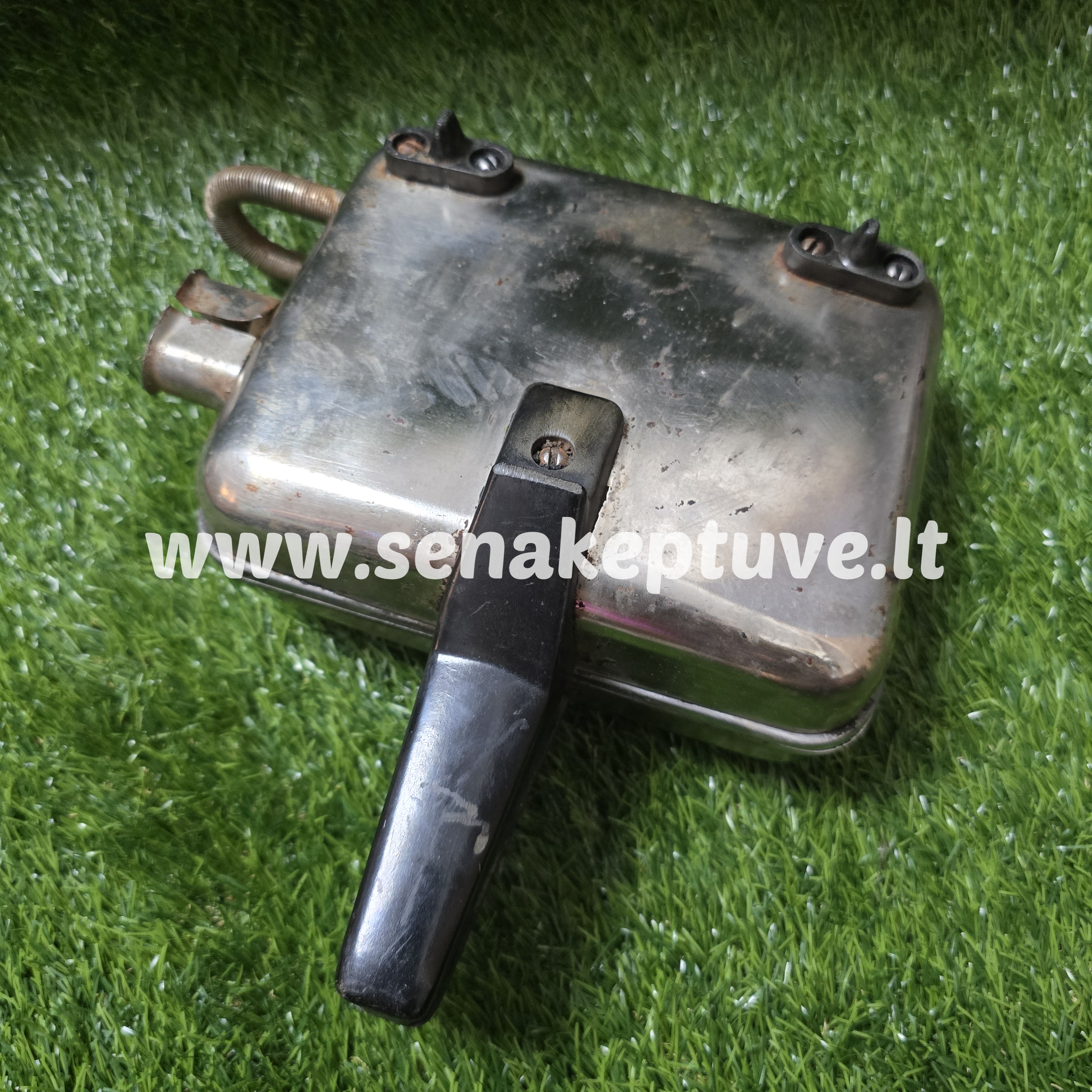 Senovinė elektrinė vaflinė su laidu