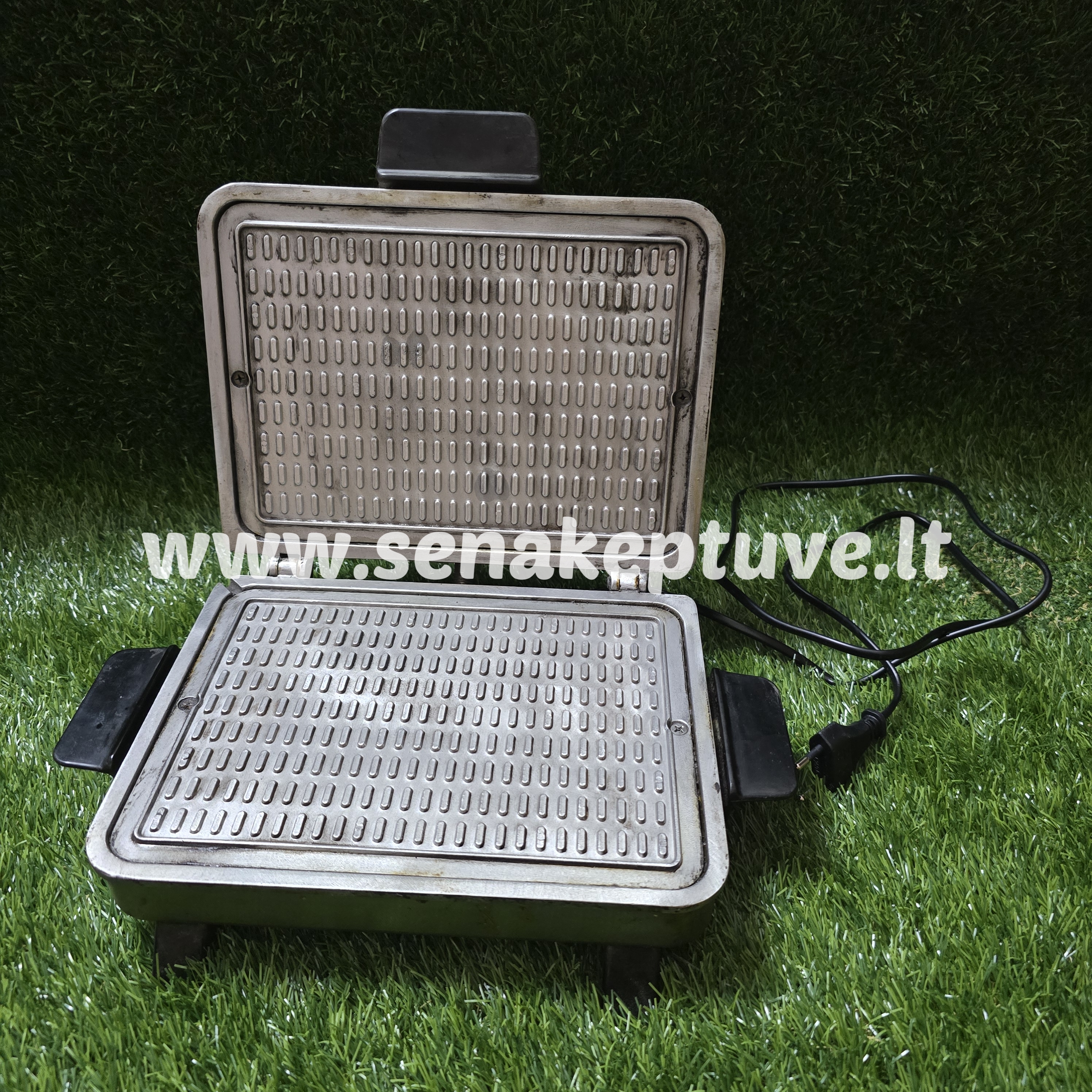 Senovinė elektrinė vaflinė su laidu