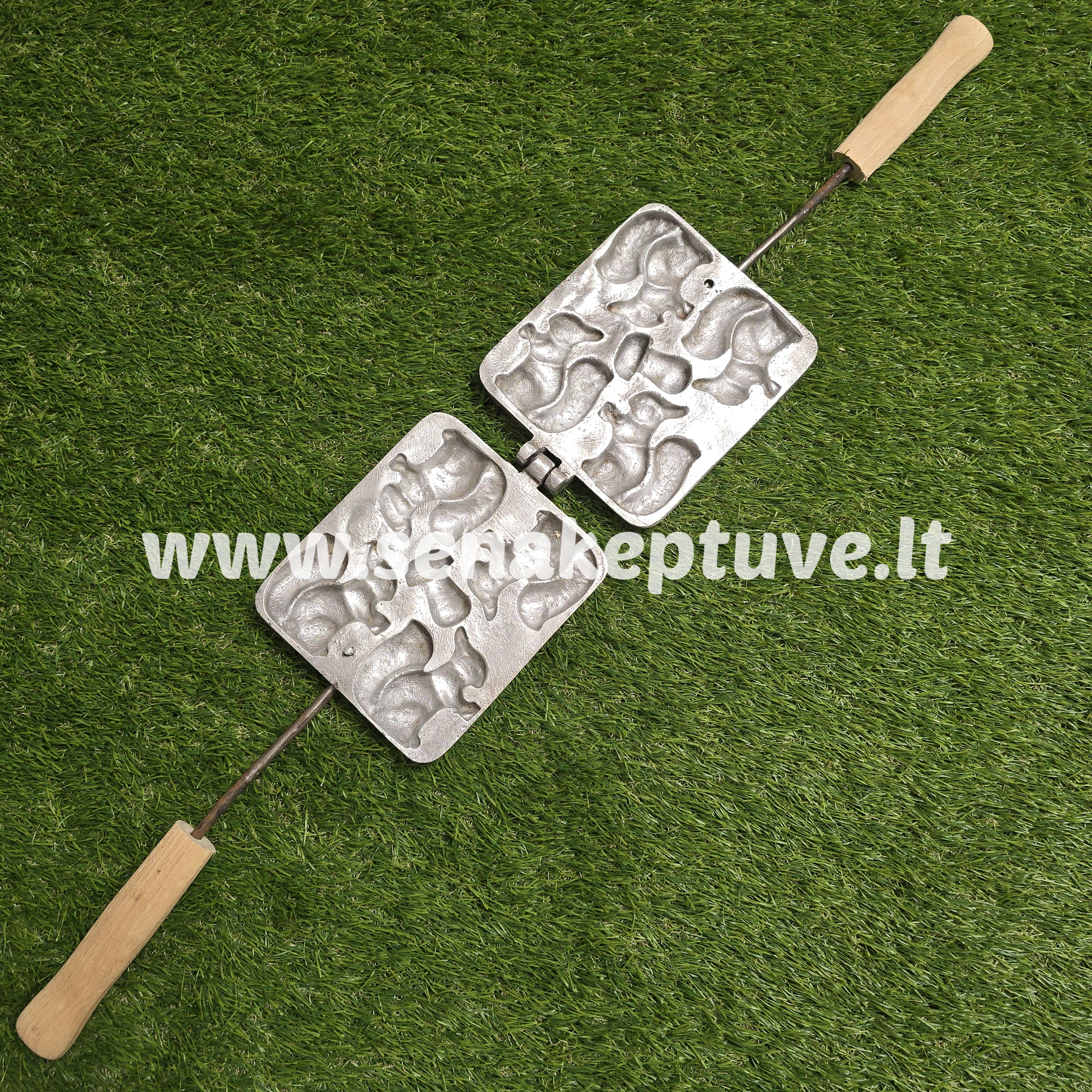 Senovinė asorti (4 voveraitės ir 1 grybukas) keptuvė