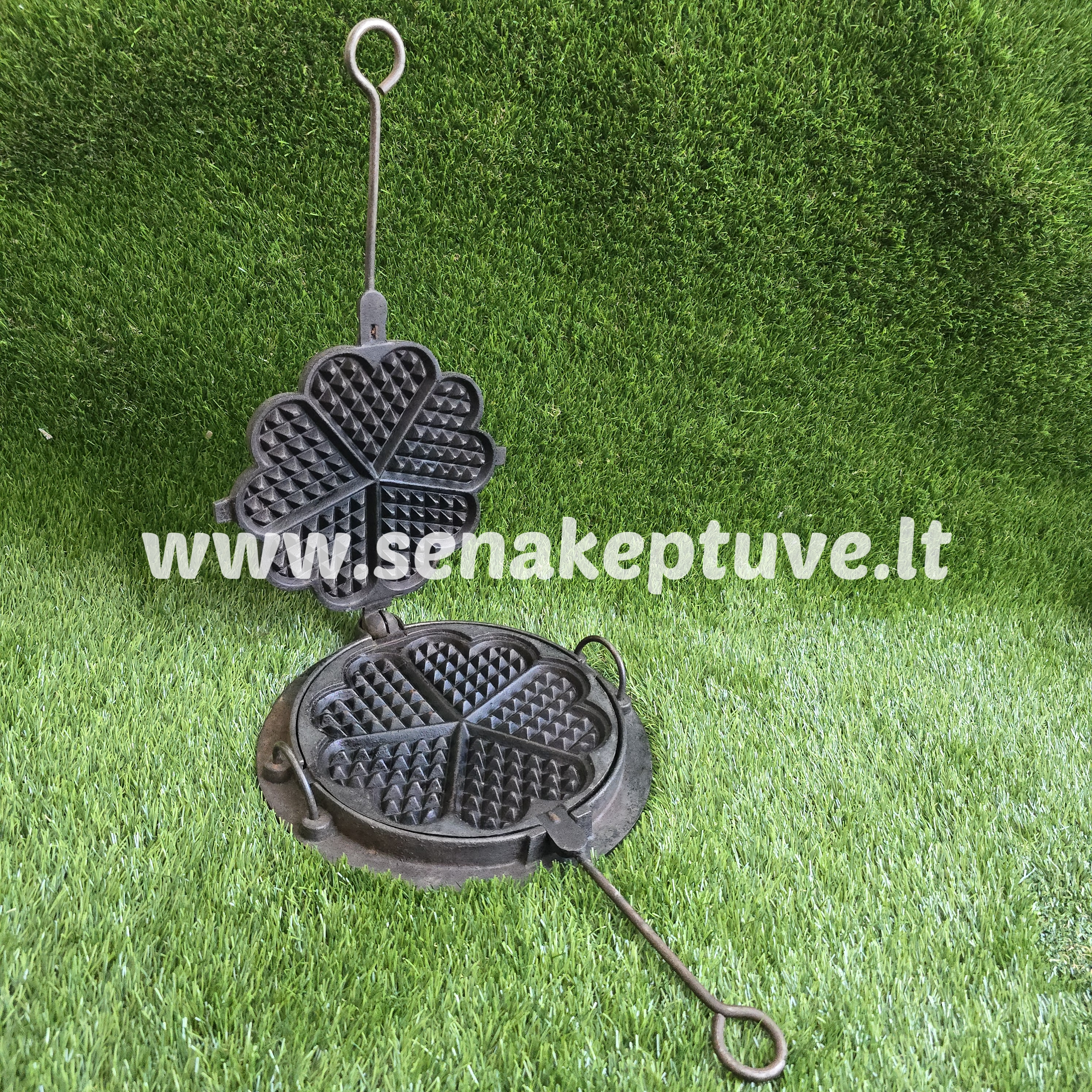 Senovinė ketaus vartoma čirvinių blynų keptuvė su žiedu