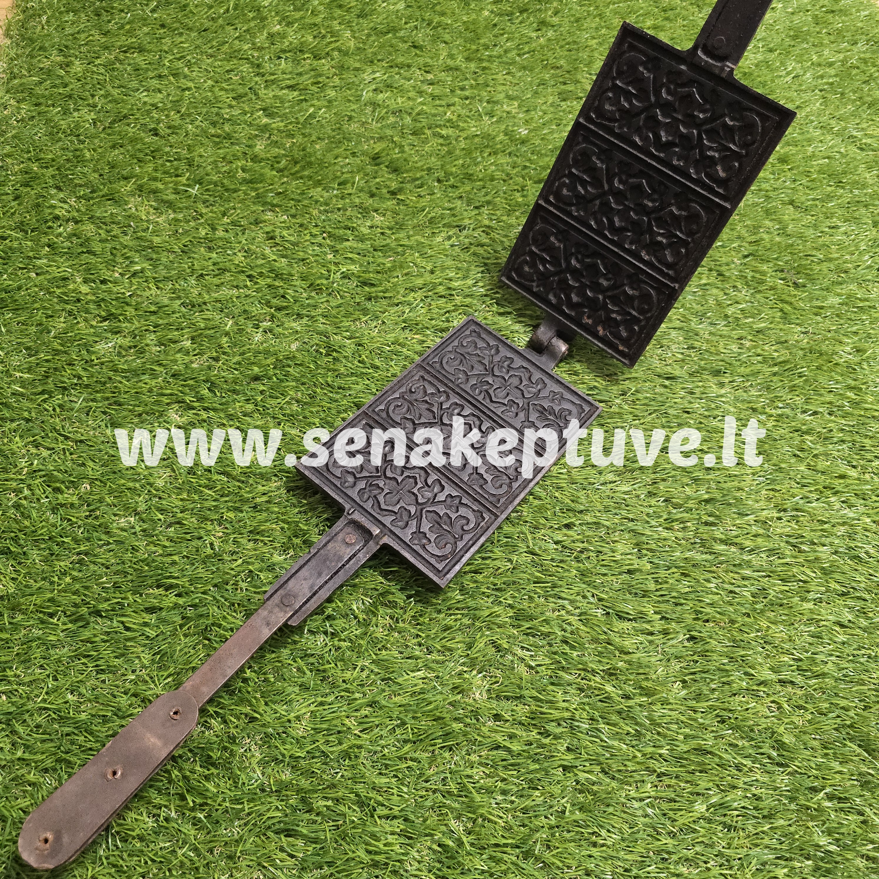 Senovinė ketaus plonų vaflių keptuvė