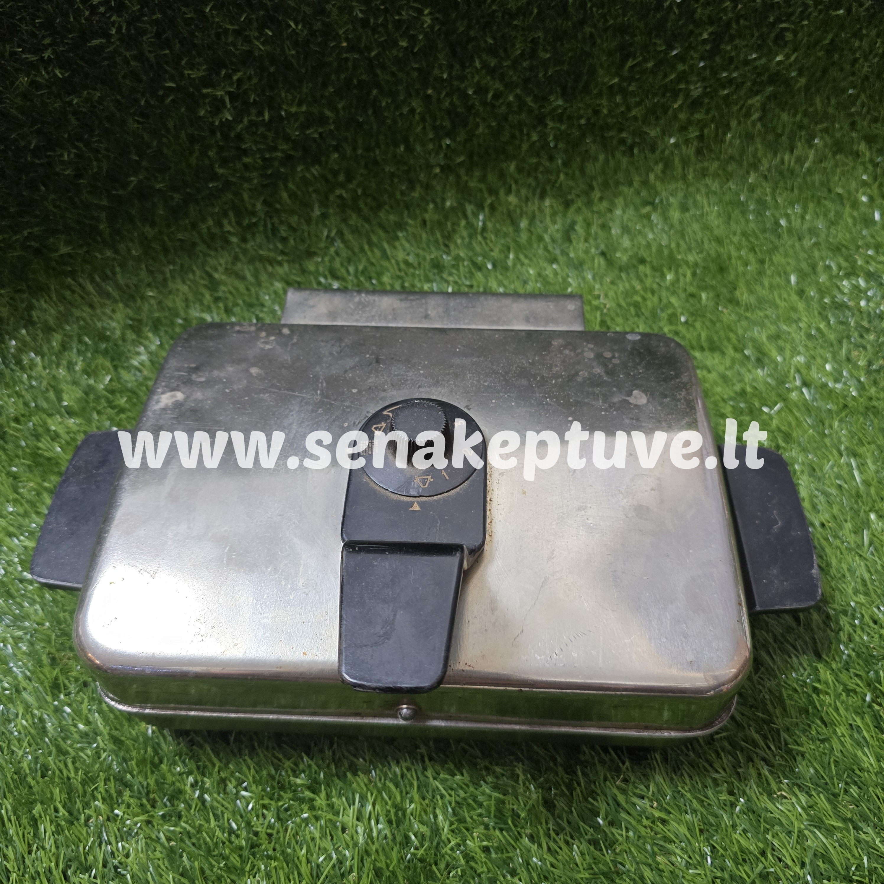 Senovinė elektrinė vaflinė su laidu