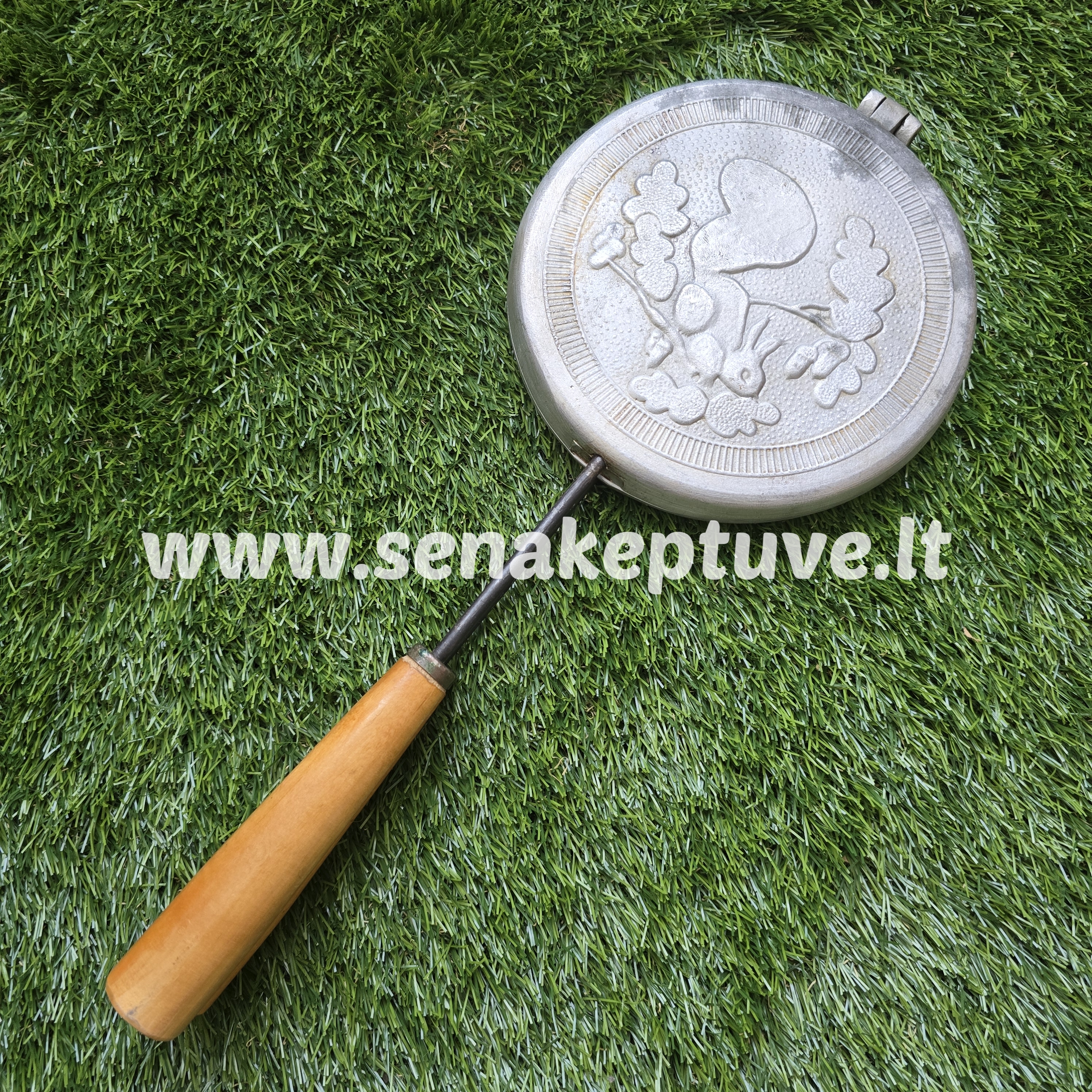 Senovinė voveraičių keptuvė