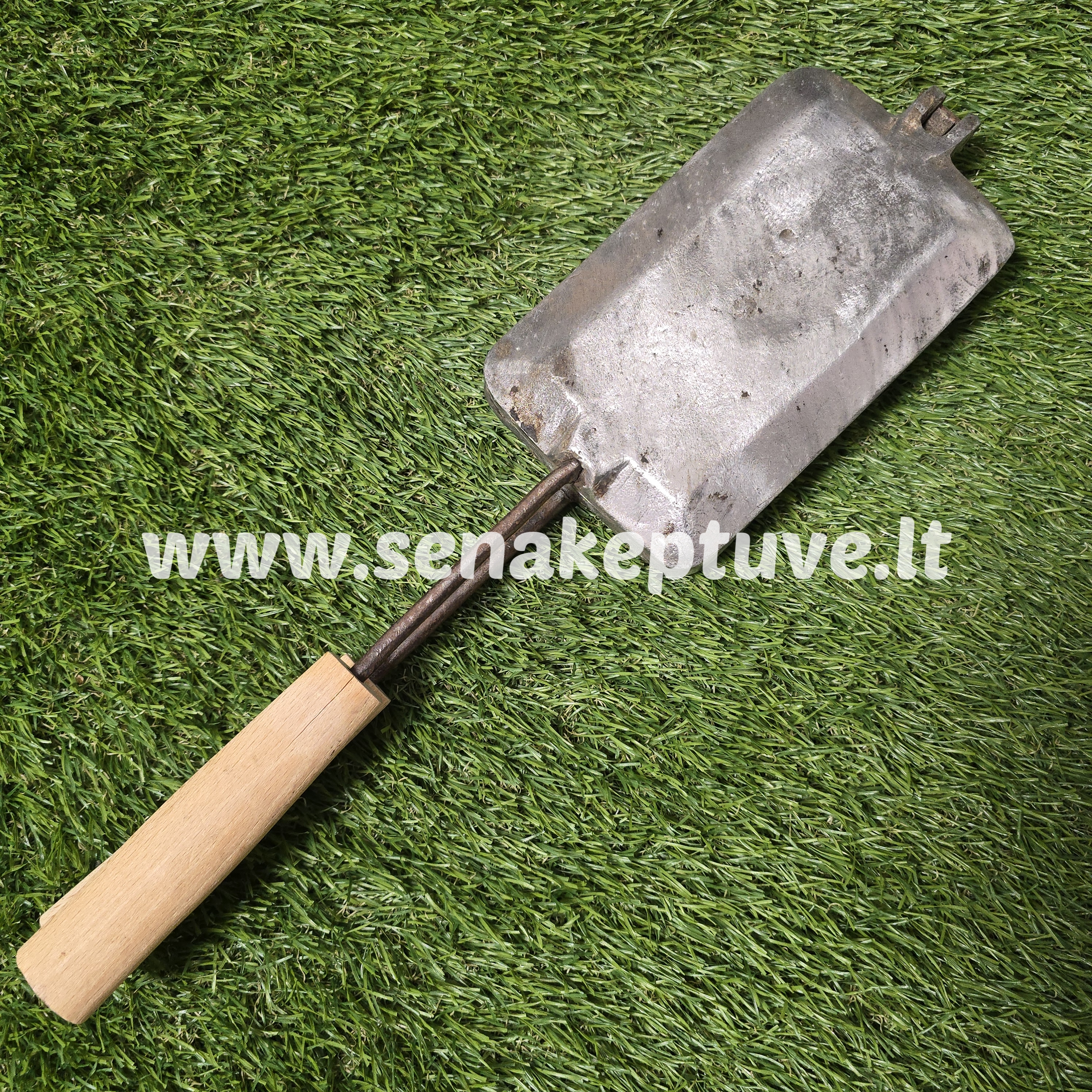 Senovinė asorti keptuvė (paukštelis, zuikutis, 2 voverės, 2 grybukai) - (vyrio defektas)