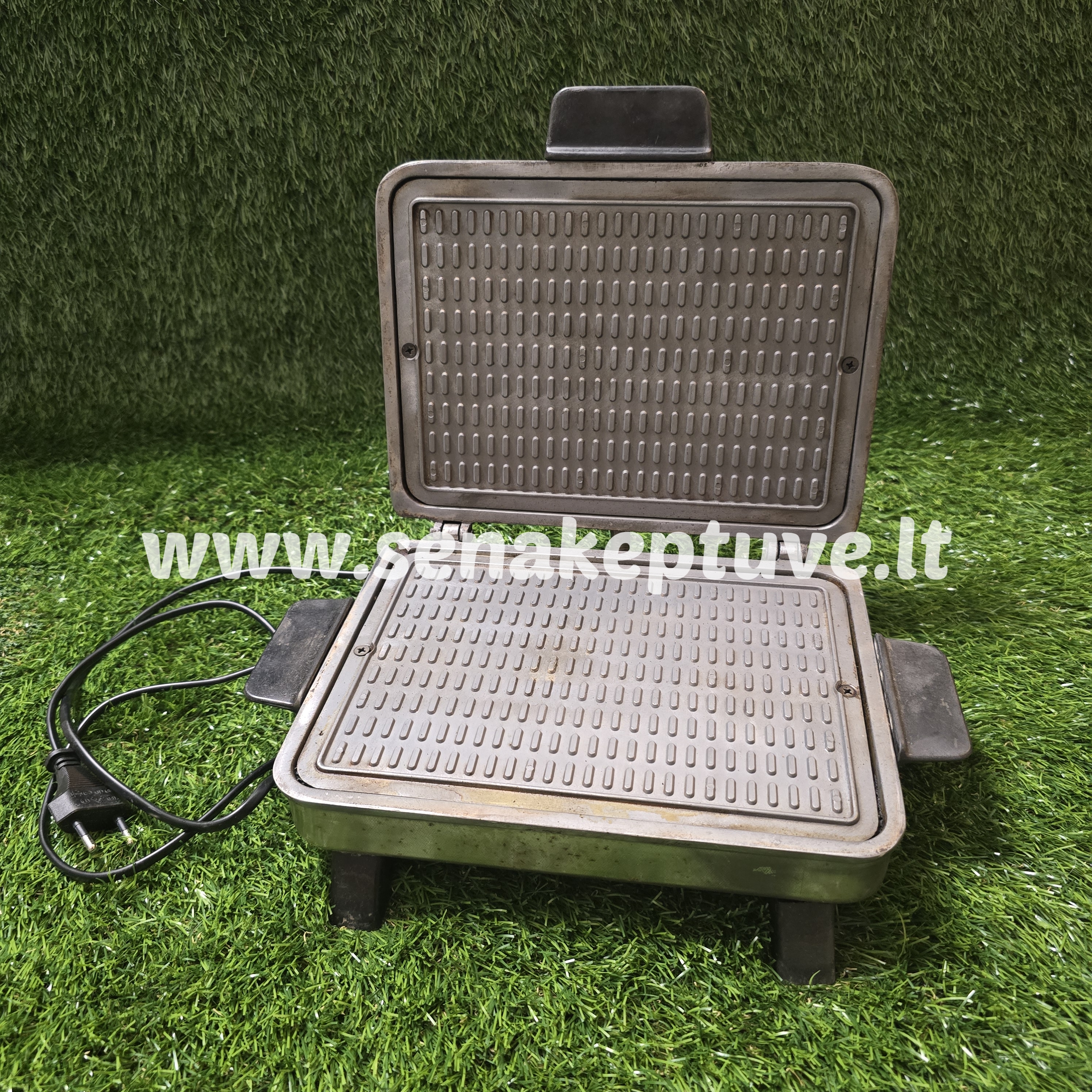 Senovinė elektrinė vaflinė su laidu (nuskilęs karščio reguliatorius)