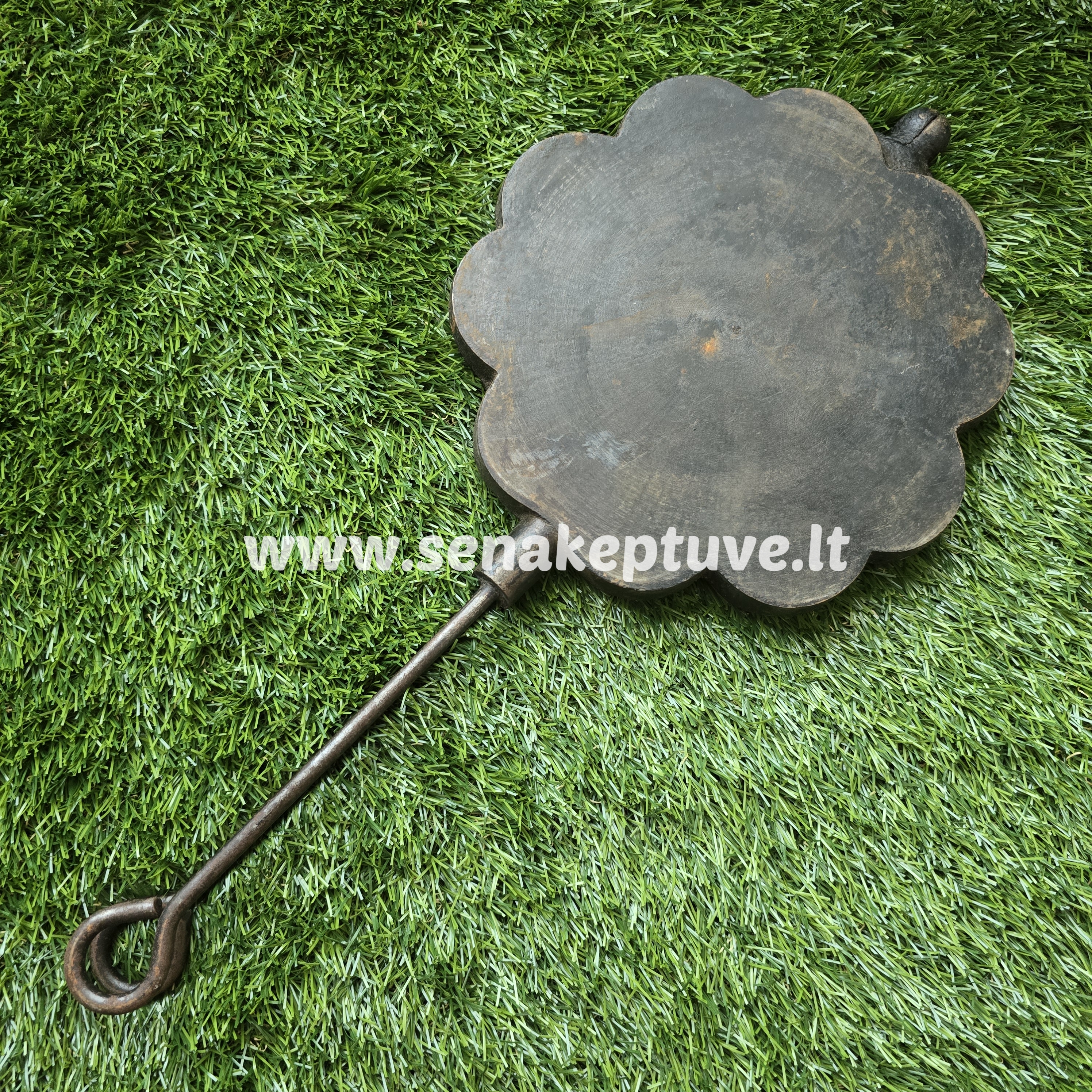 Senovinė ketaus čirvinių blynų keptuvė