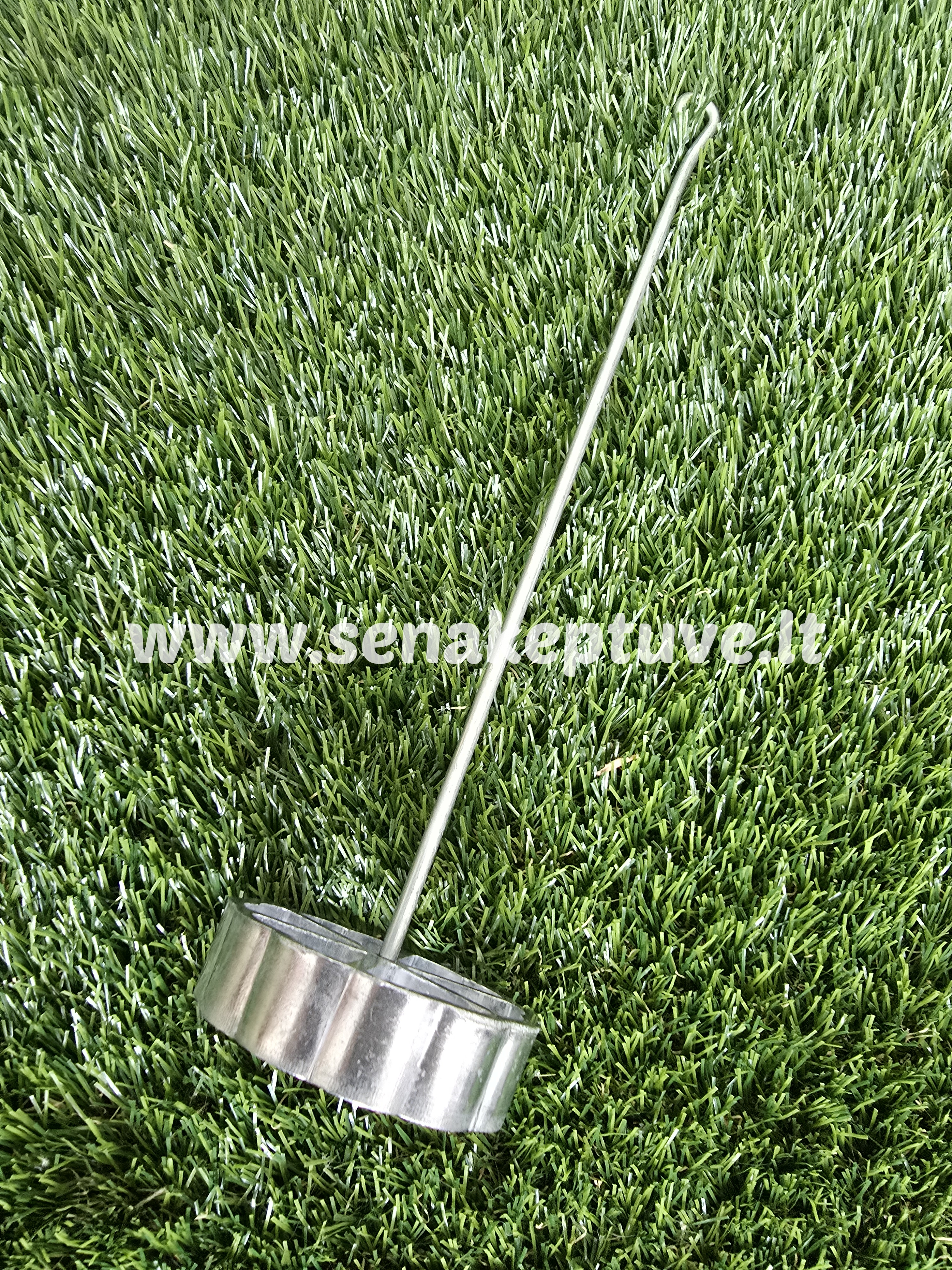 Šiuolaikinė žagarėlių formelė su koteliu