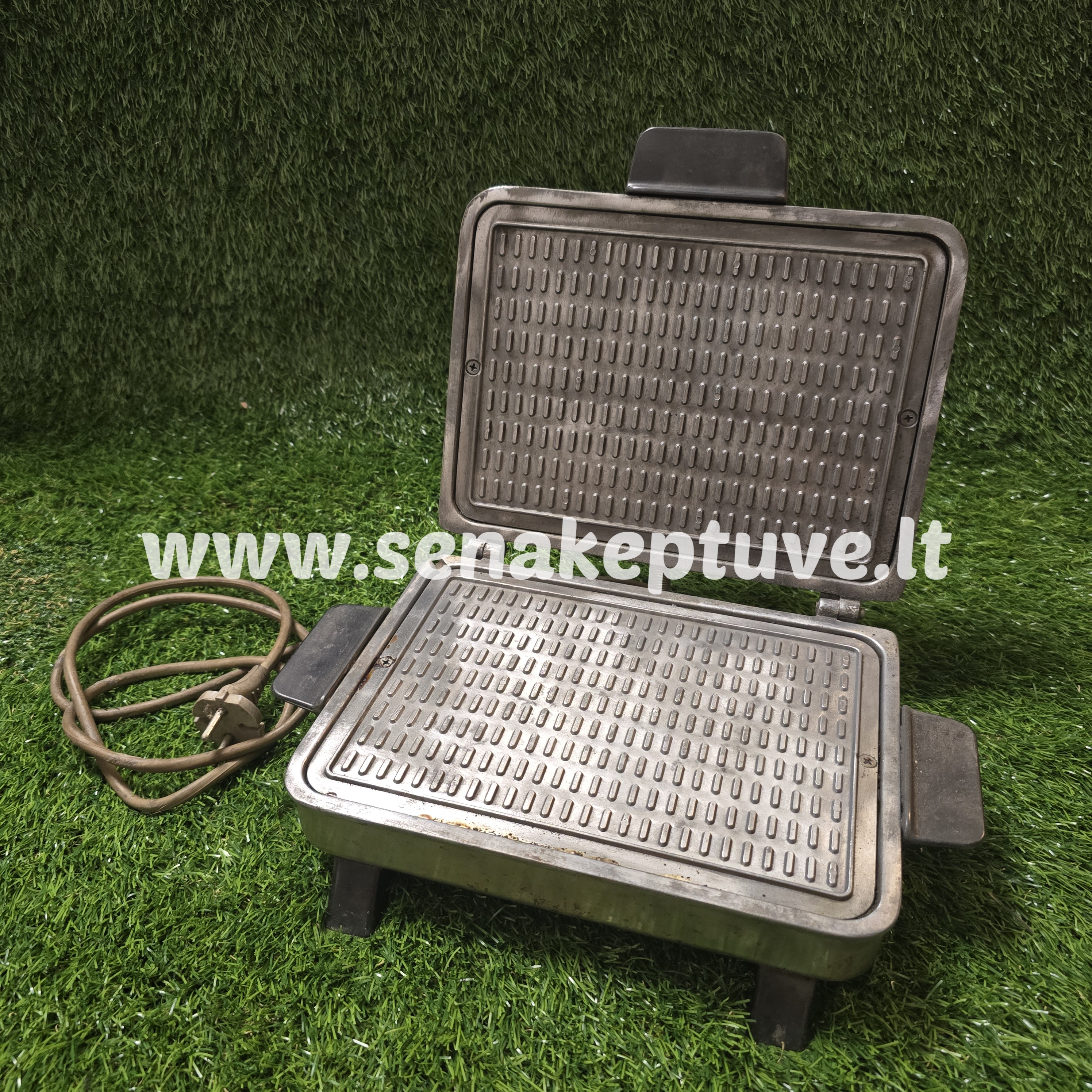 Senovinė elektrinė vaflinė su laidu (įskilęs karščio reguliatorius)