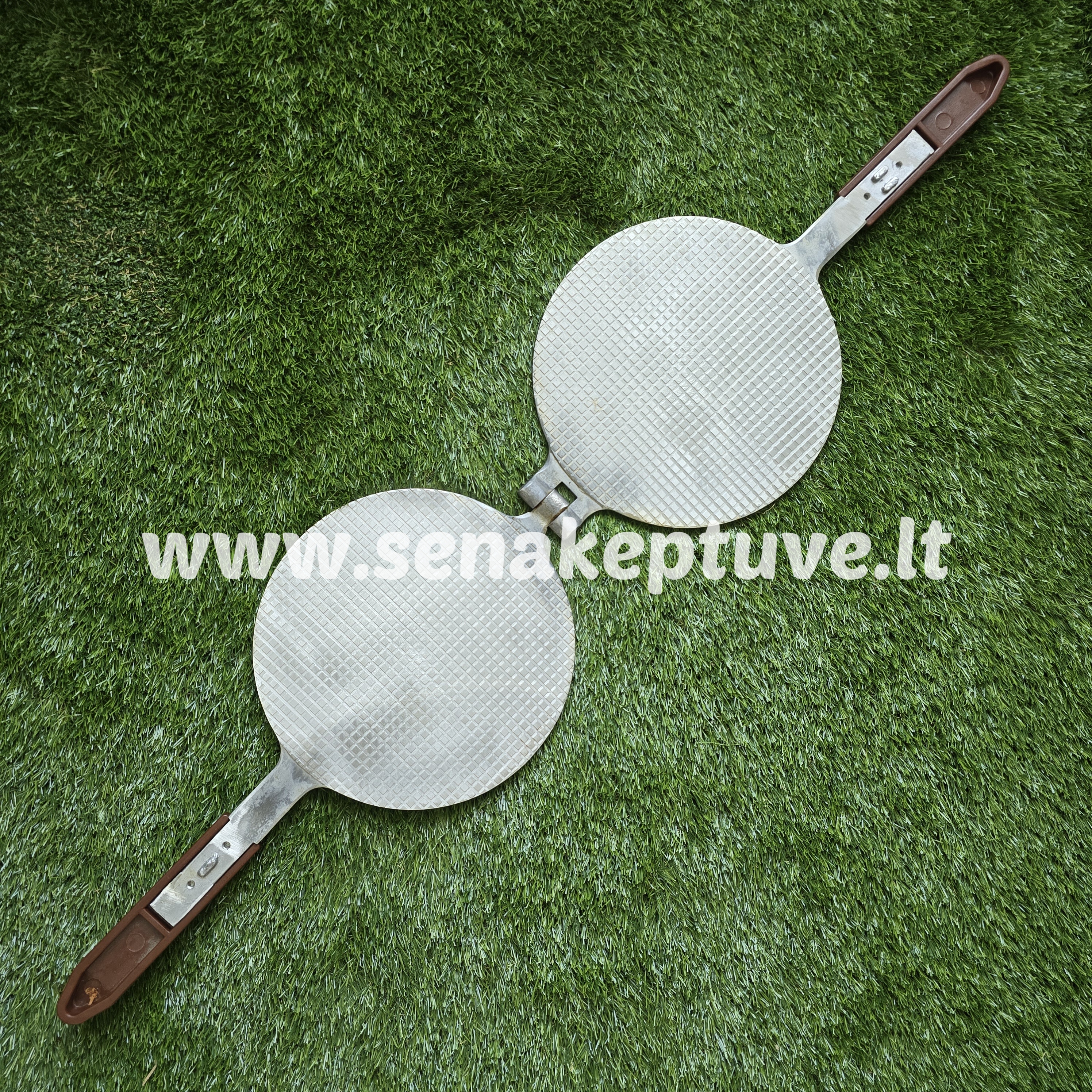 Senovinė vaflių keptuvė