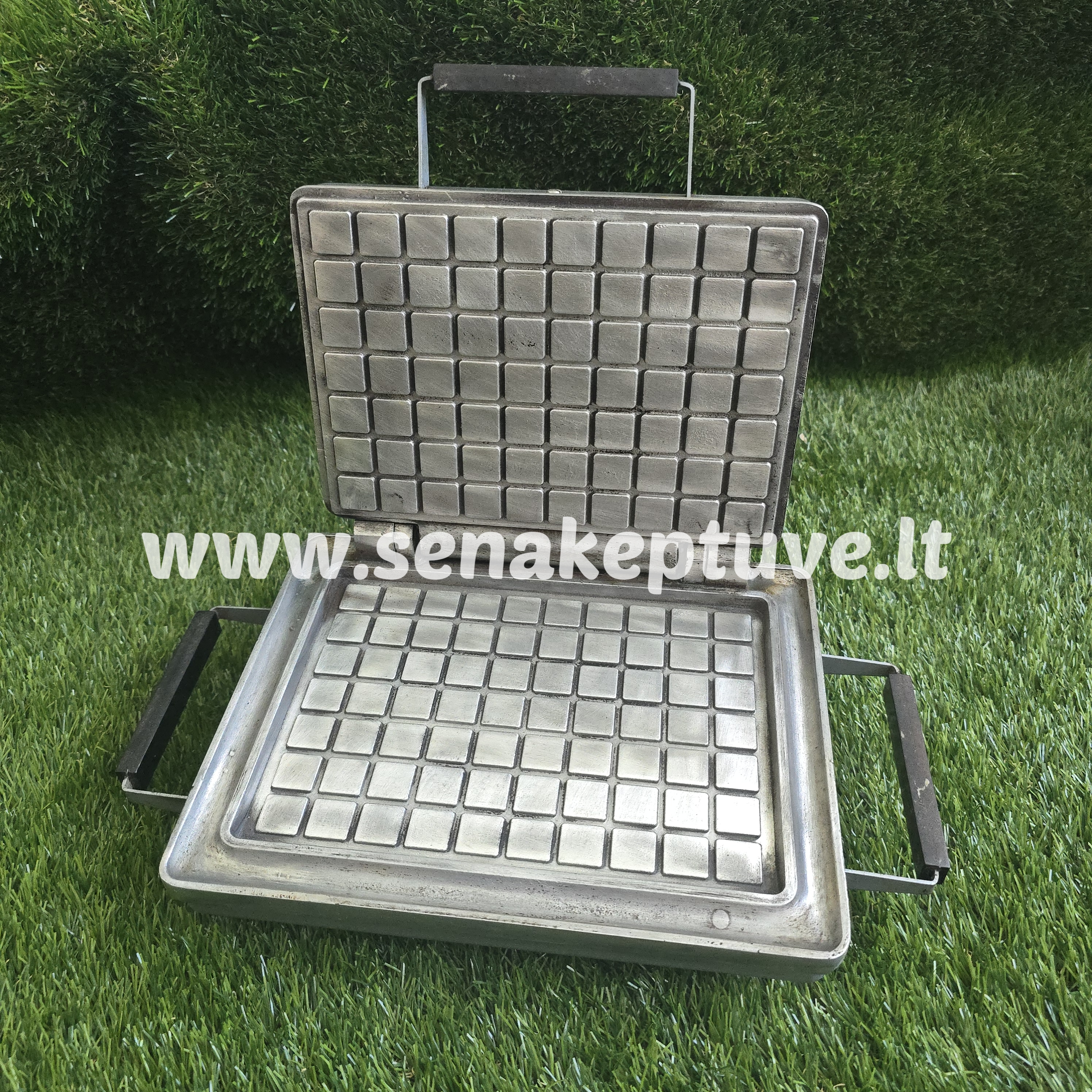 Senovinė elektrinė vaflinė su laidu ploniems vafliams