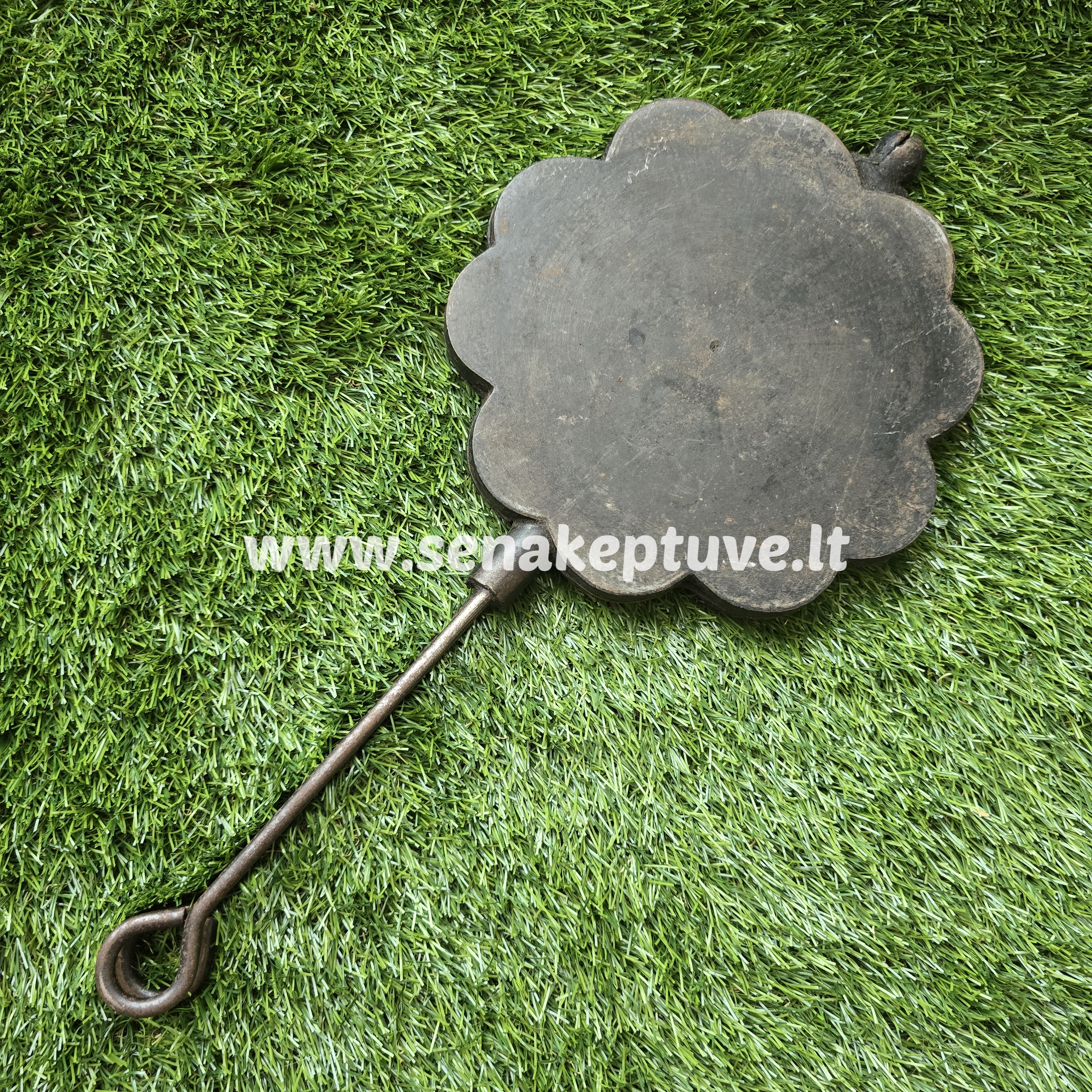 Senovinė ketaus čirvinių blynų keptuvė