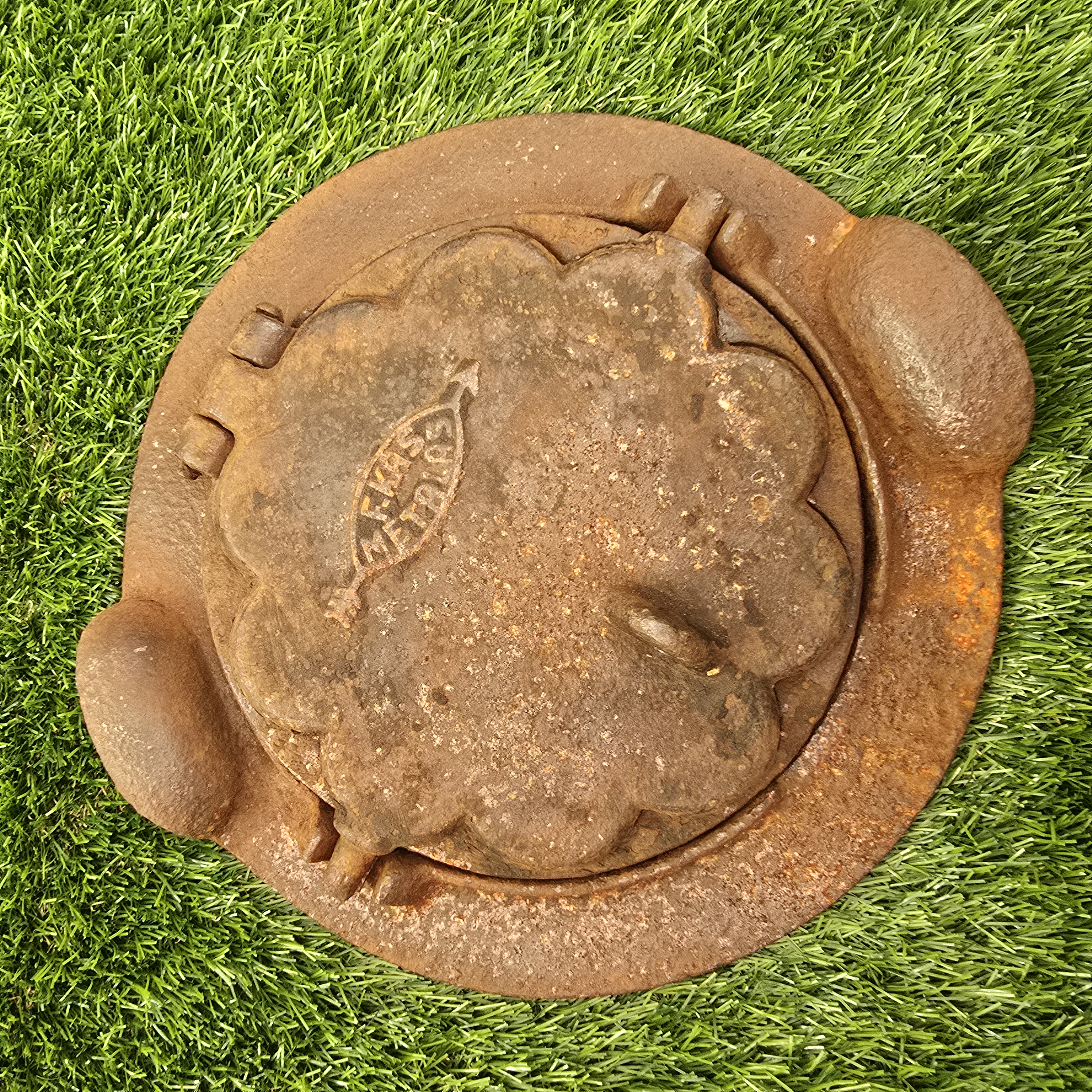 Senovinė vartoma čirvinių blynų keptuvė su rinkėmis