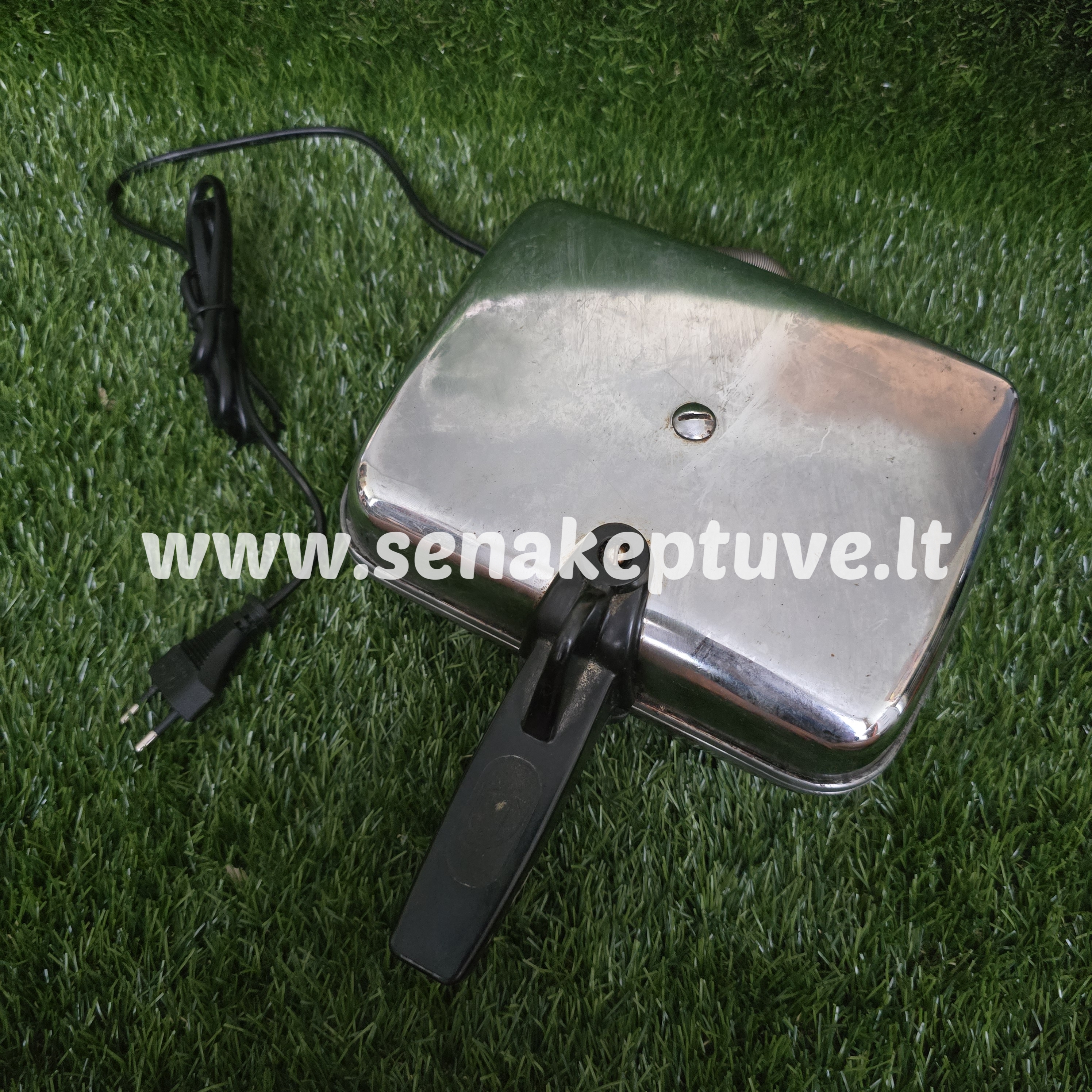 Senovinė elektrinė vaflinė su laidu (kliba rankena)