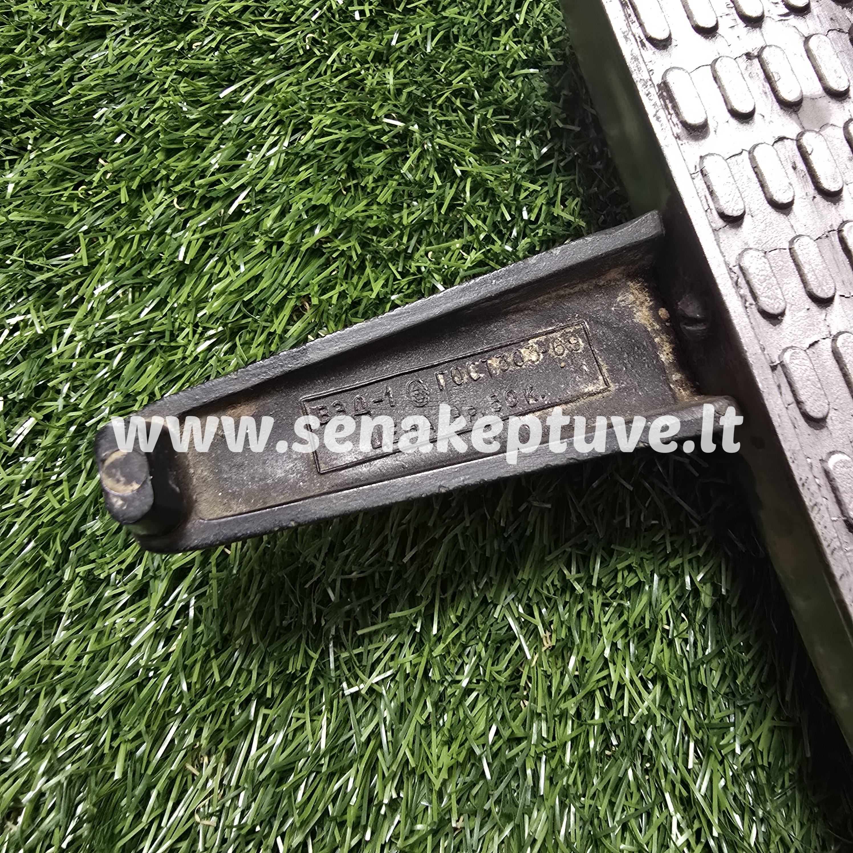 Senovinė elektrinė vaflinė su laidu