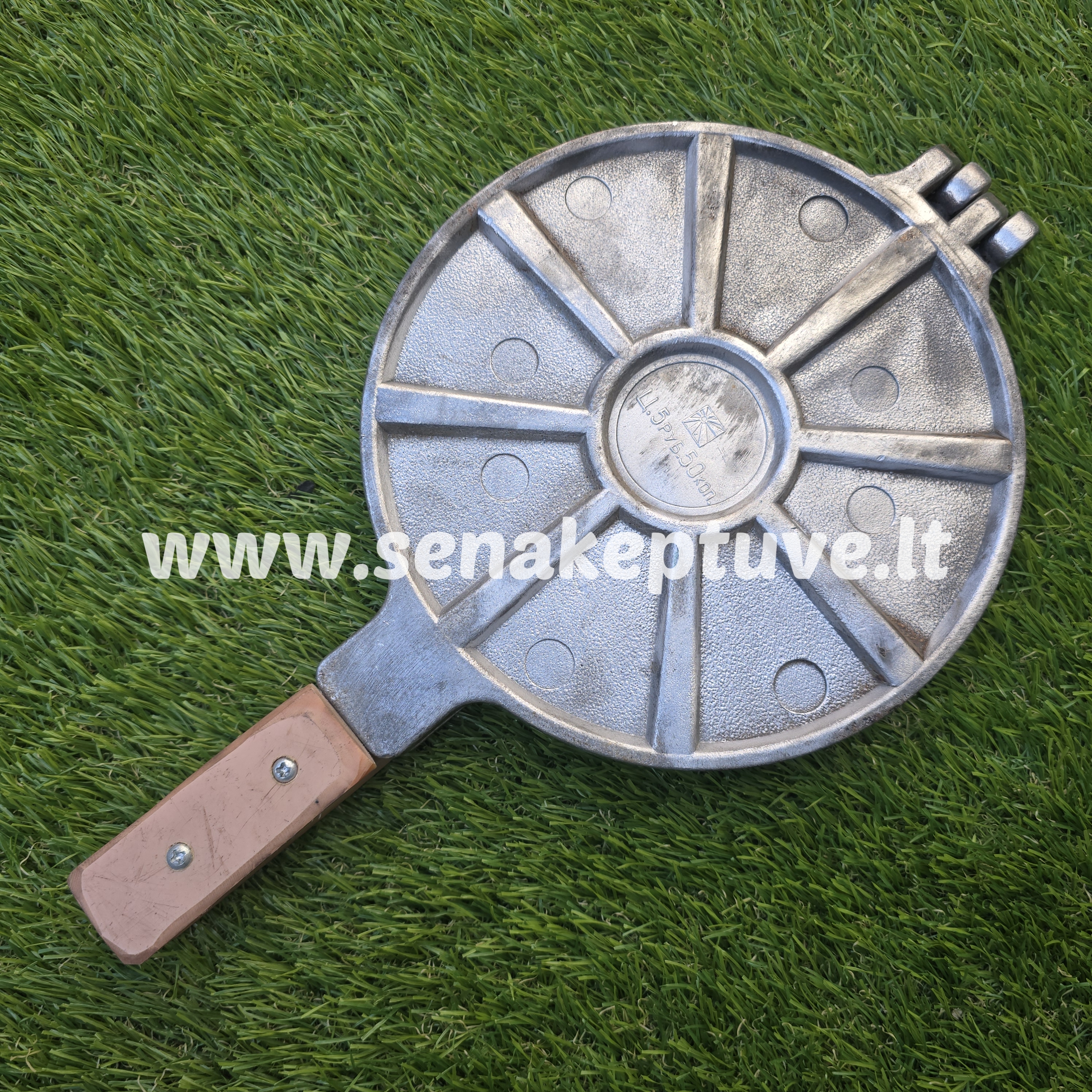 Senovinė vaflių keptuvė