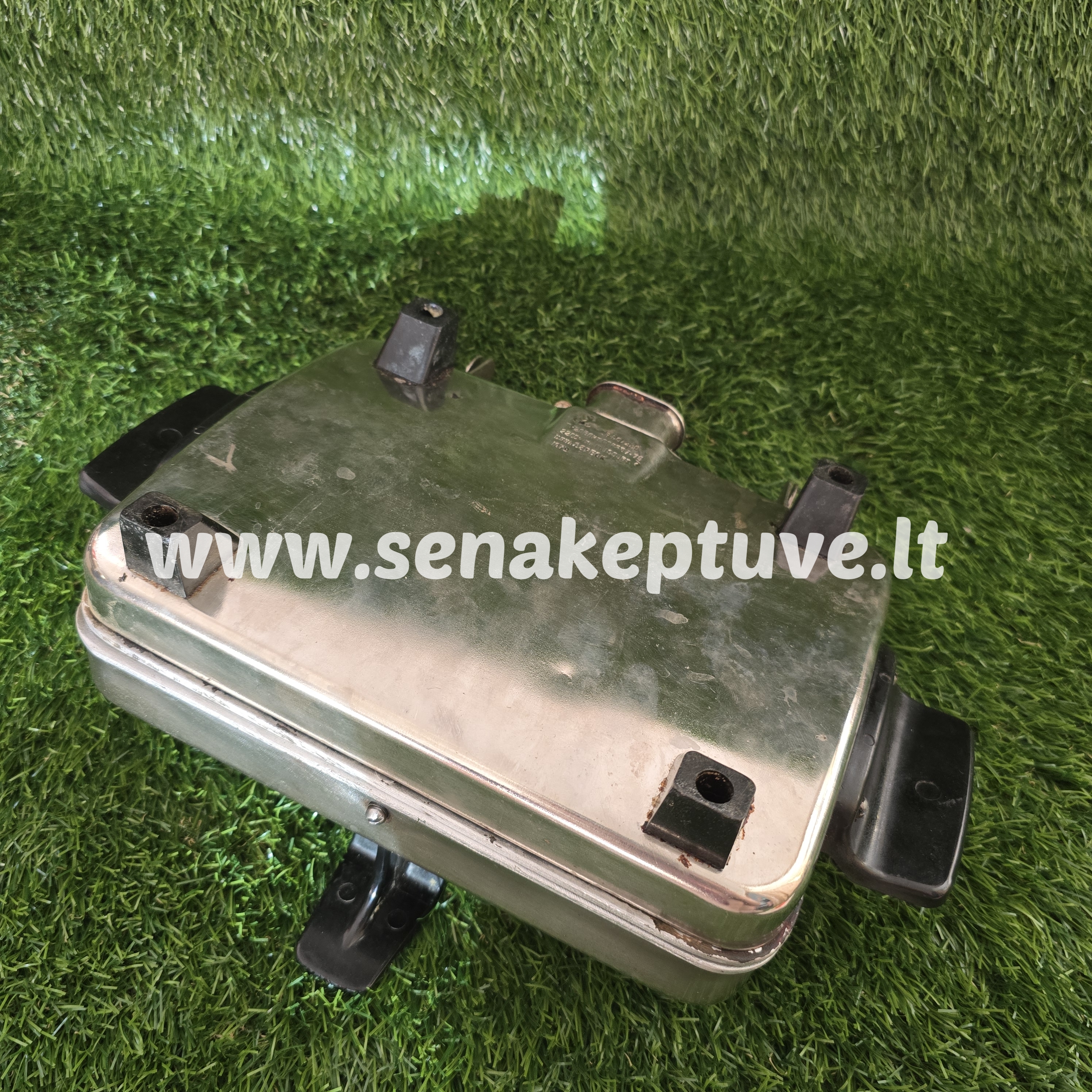 Senovinė elektrinė vaflinė su laidu