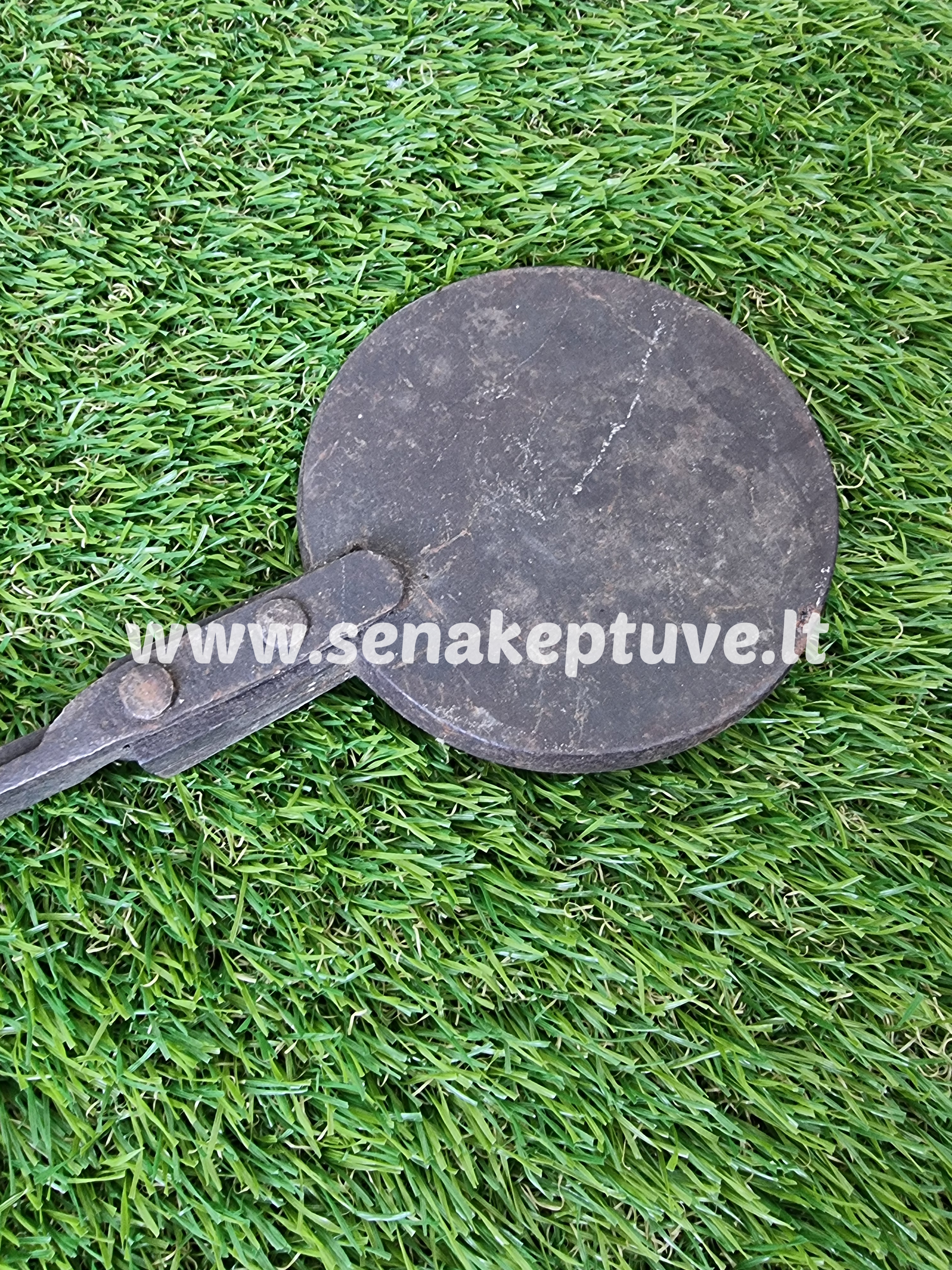 Senovinė ketaus plonų vaflių keptuvė