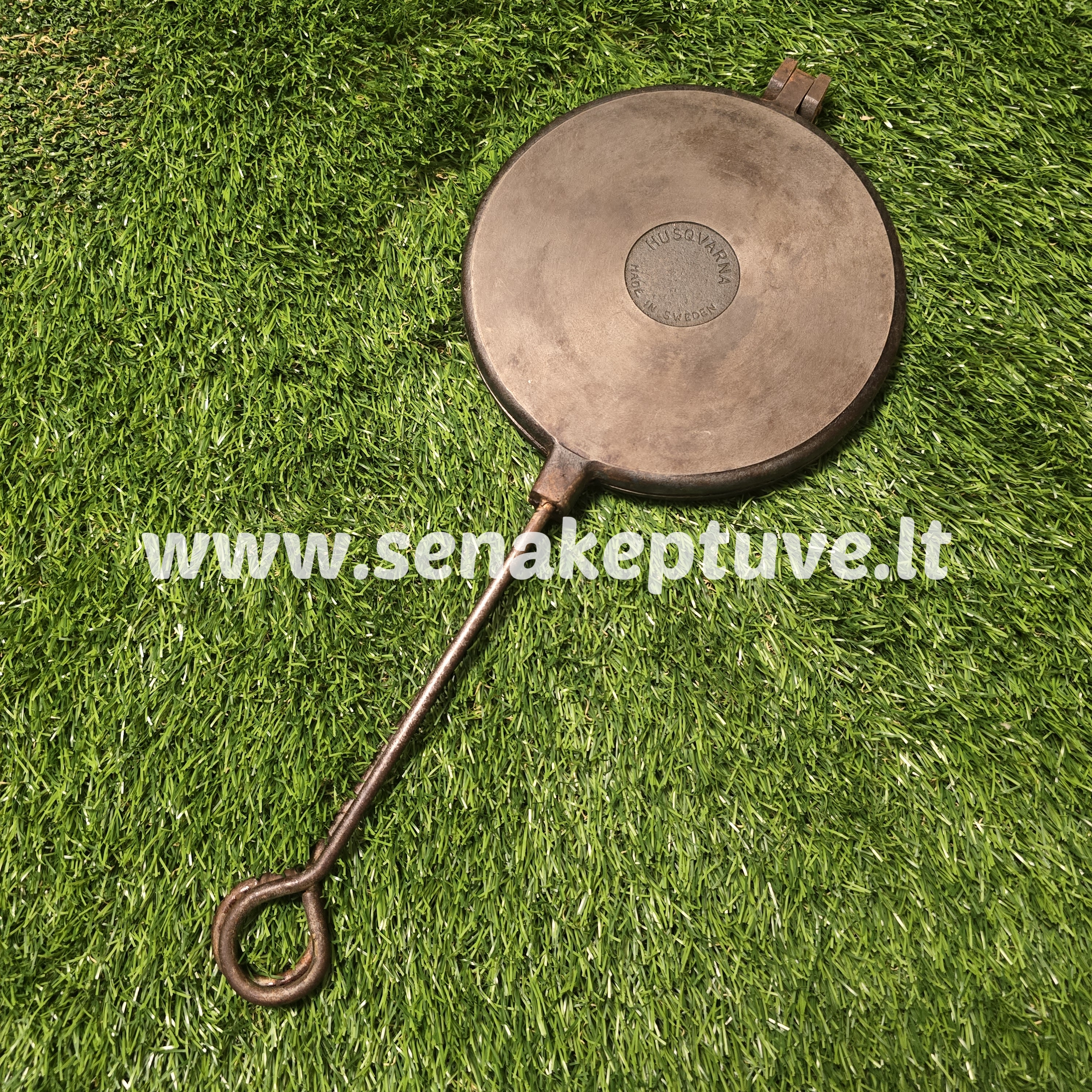 Senovinė ketaus plonų vaflių keptuvė Husqvarna