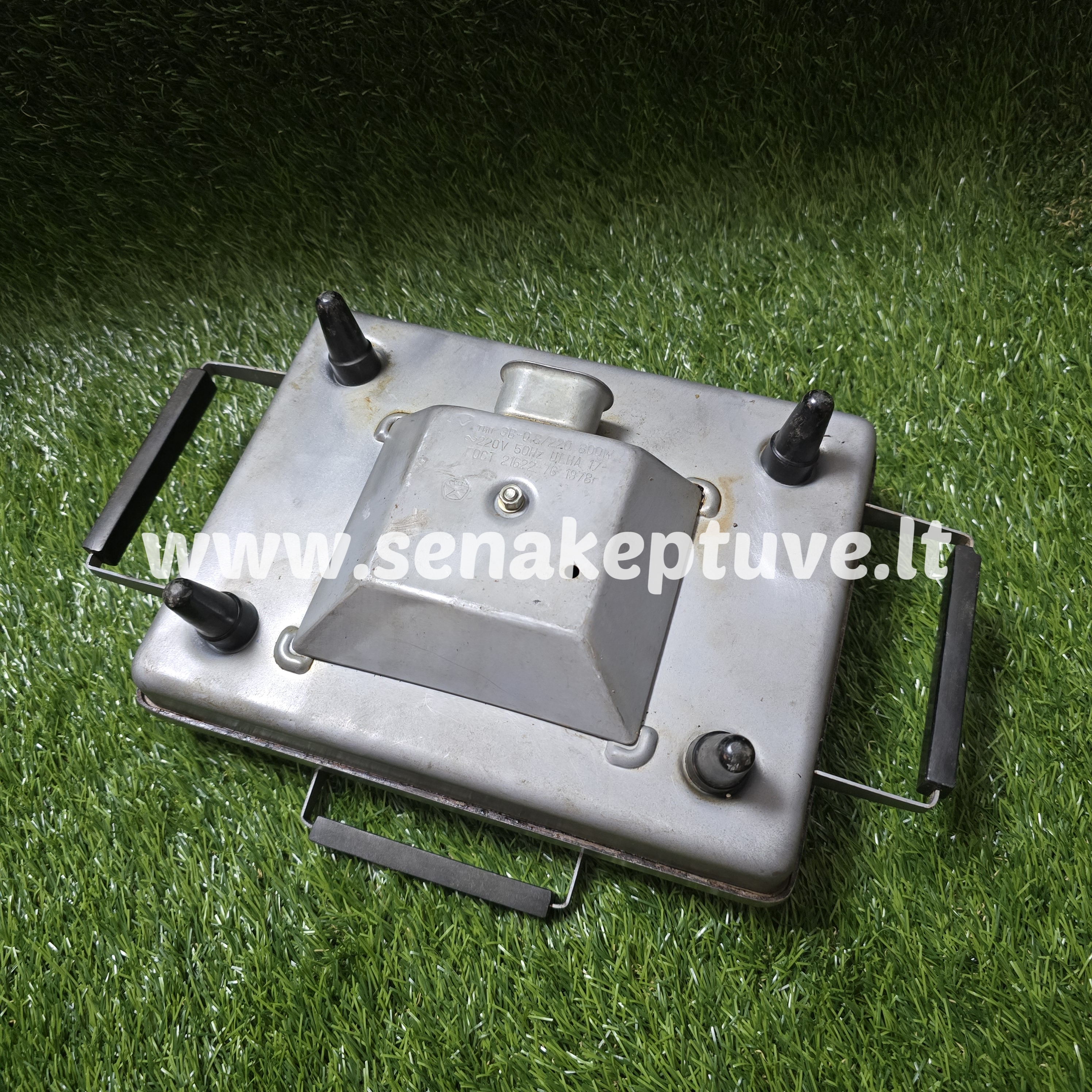 Senovinė elektrinė vaflinė su laidu ploniems vafliams