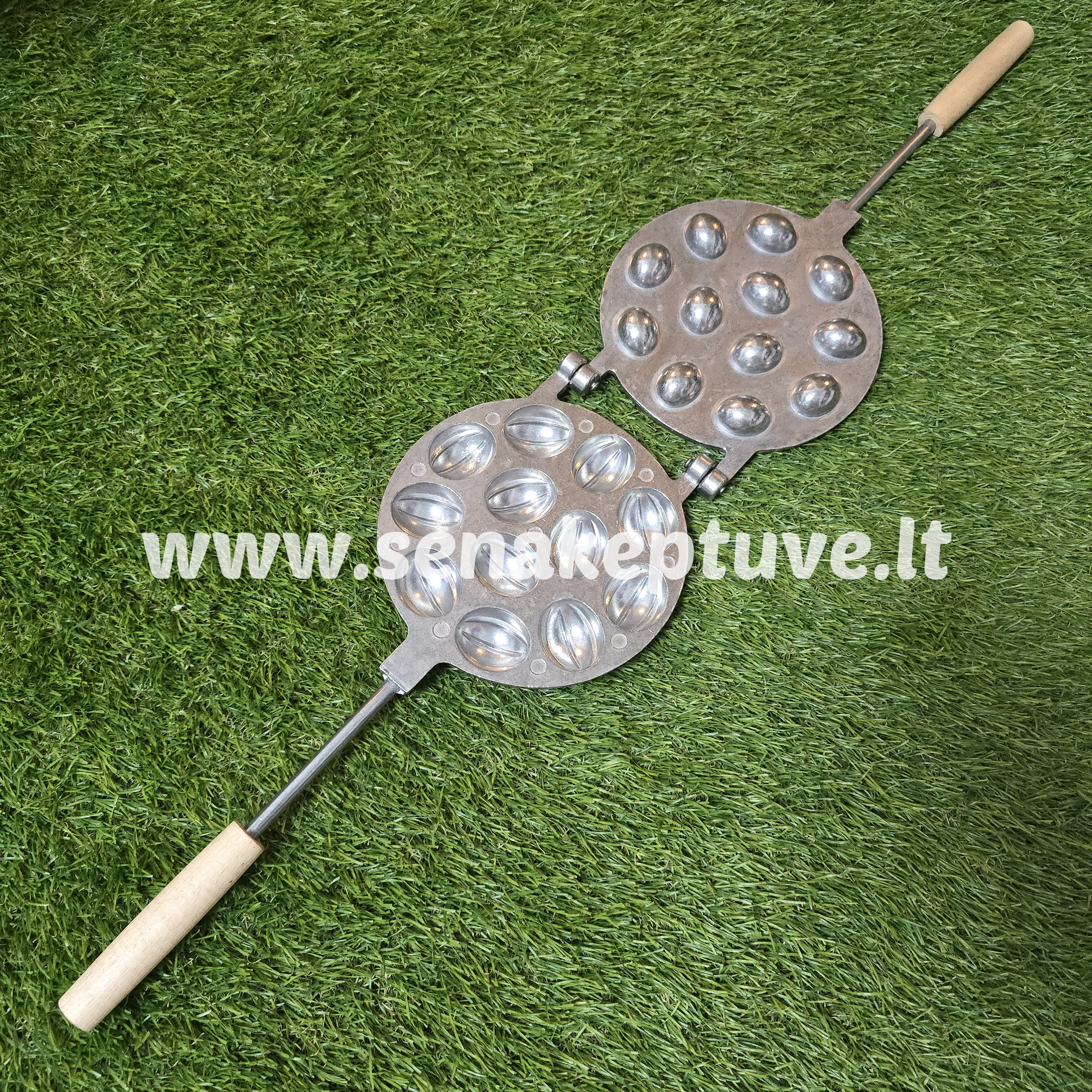 Šiuolaikinė riešutėlių keptuvė