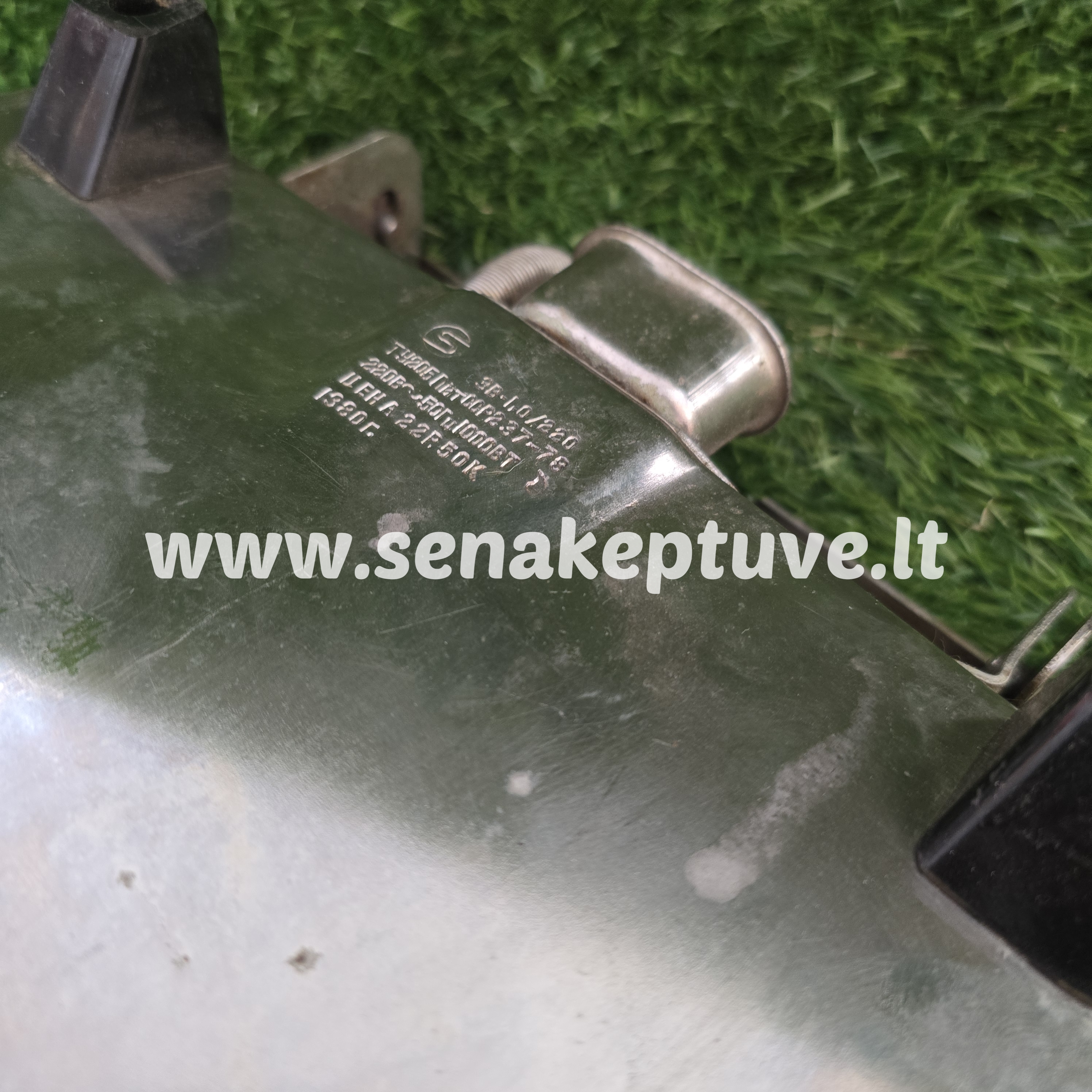 Senovinė elektrinė vaflinė su laidu