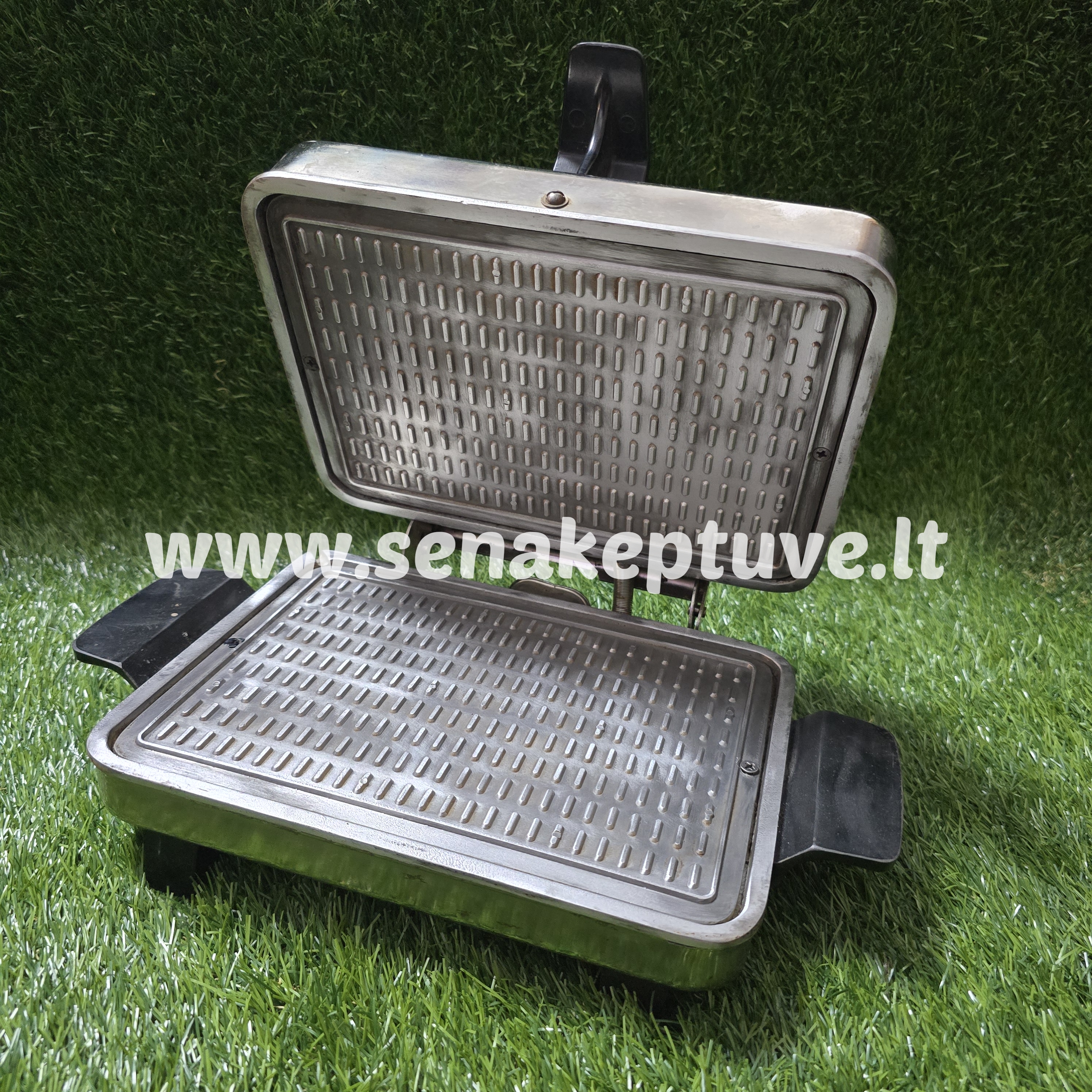 Senovinė elektrinė vaflinė su laidu