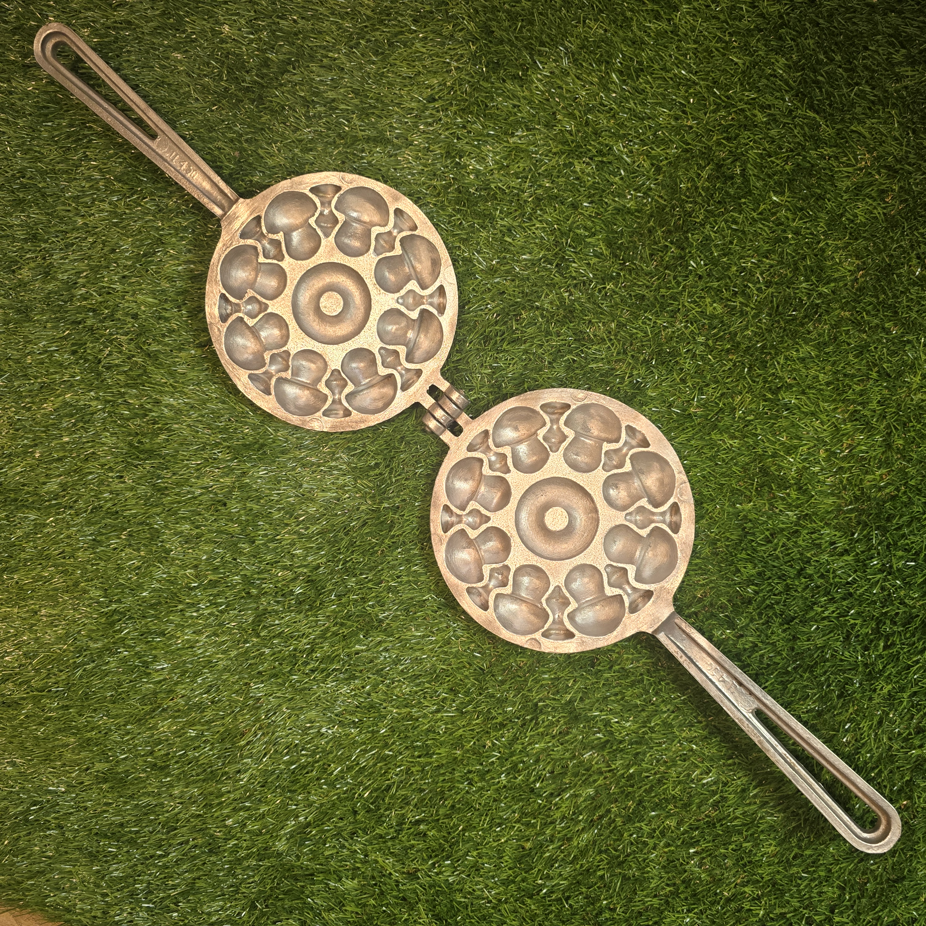 Senovinė grybukų keptuvė