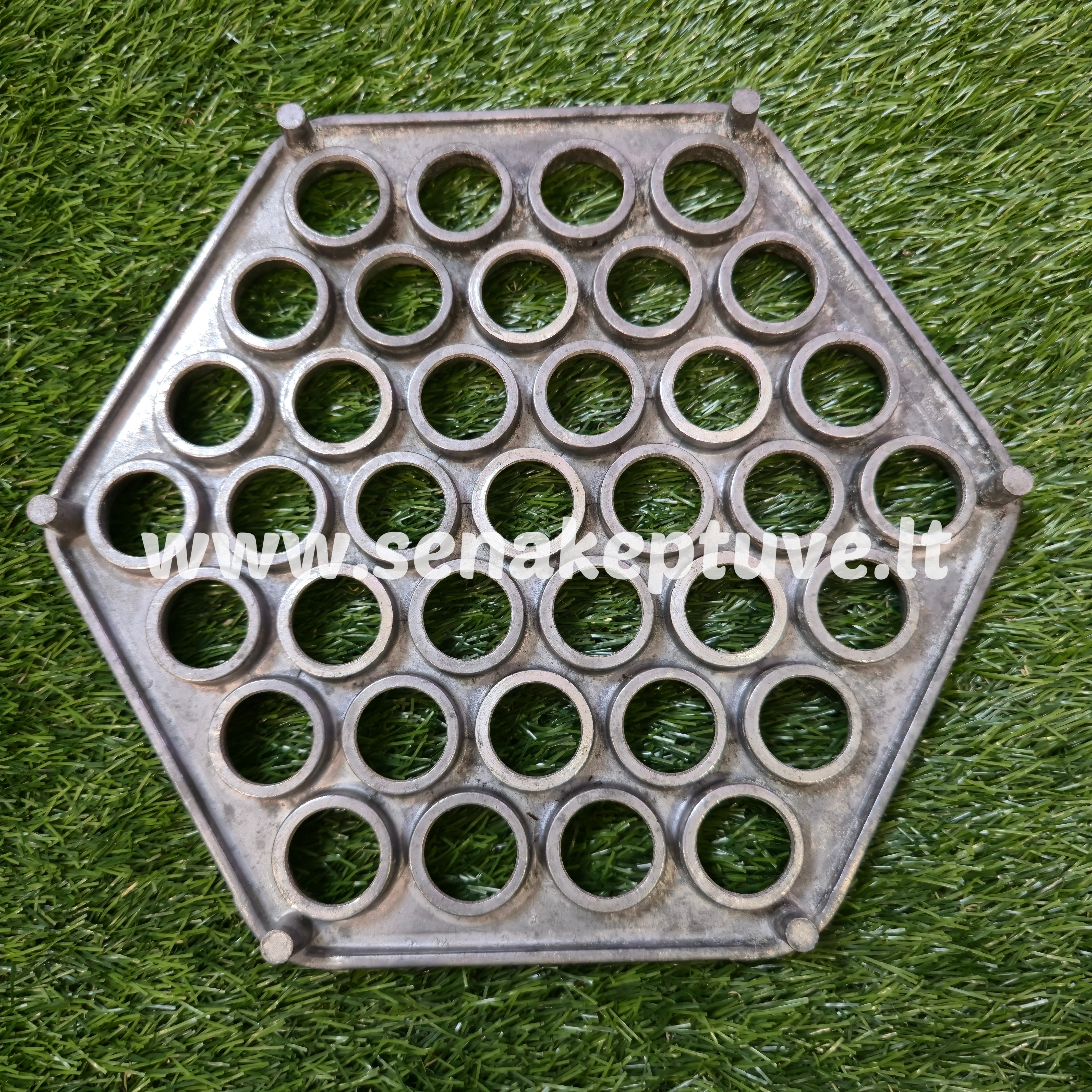 Senovinė koldūnų kepimo forma