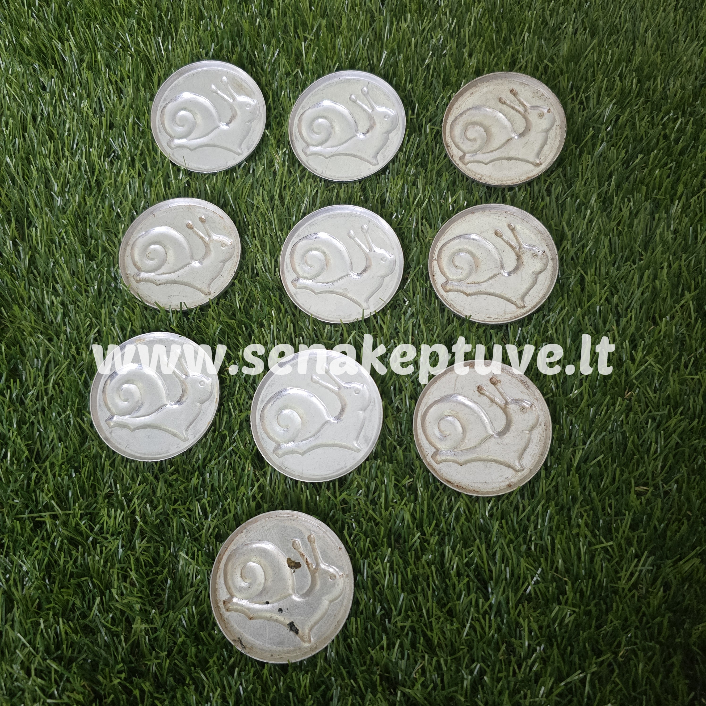 Senovinės šokolado liejimo formelės - sraigės