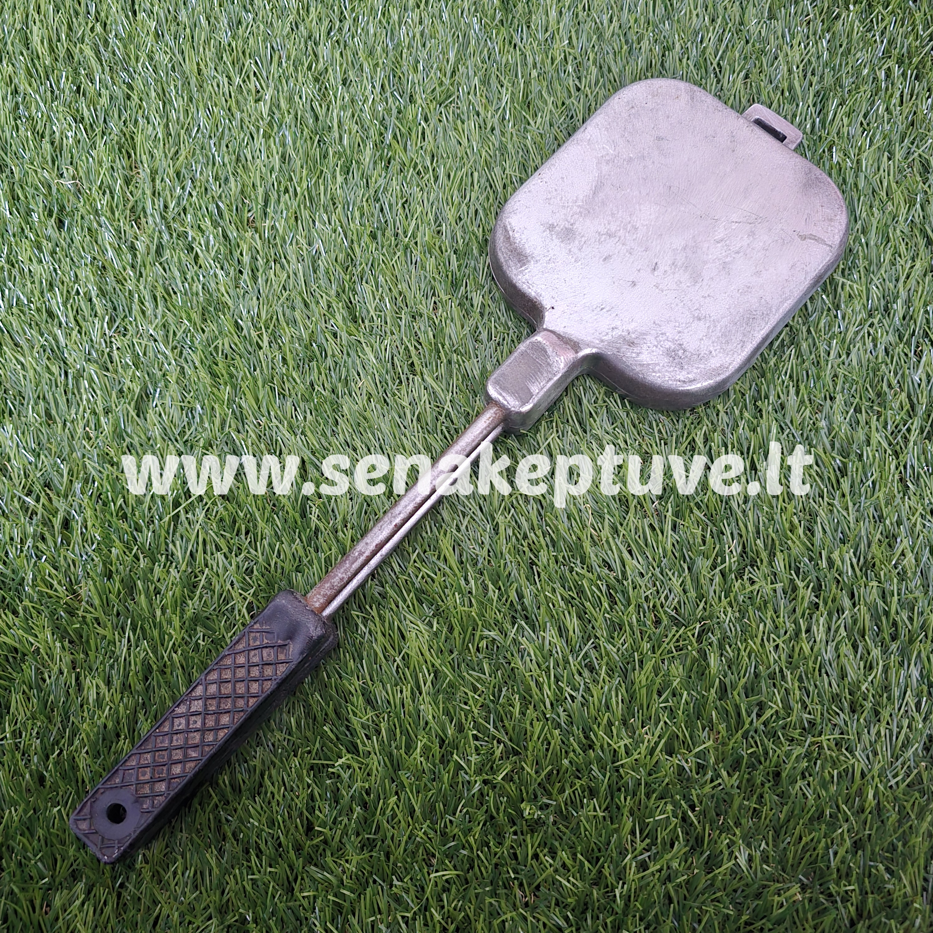 Senovinė meškučių keptuvė