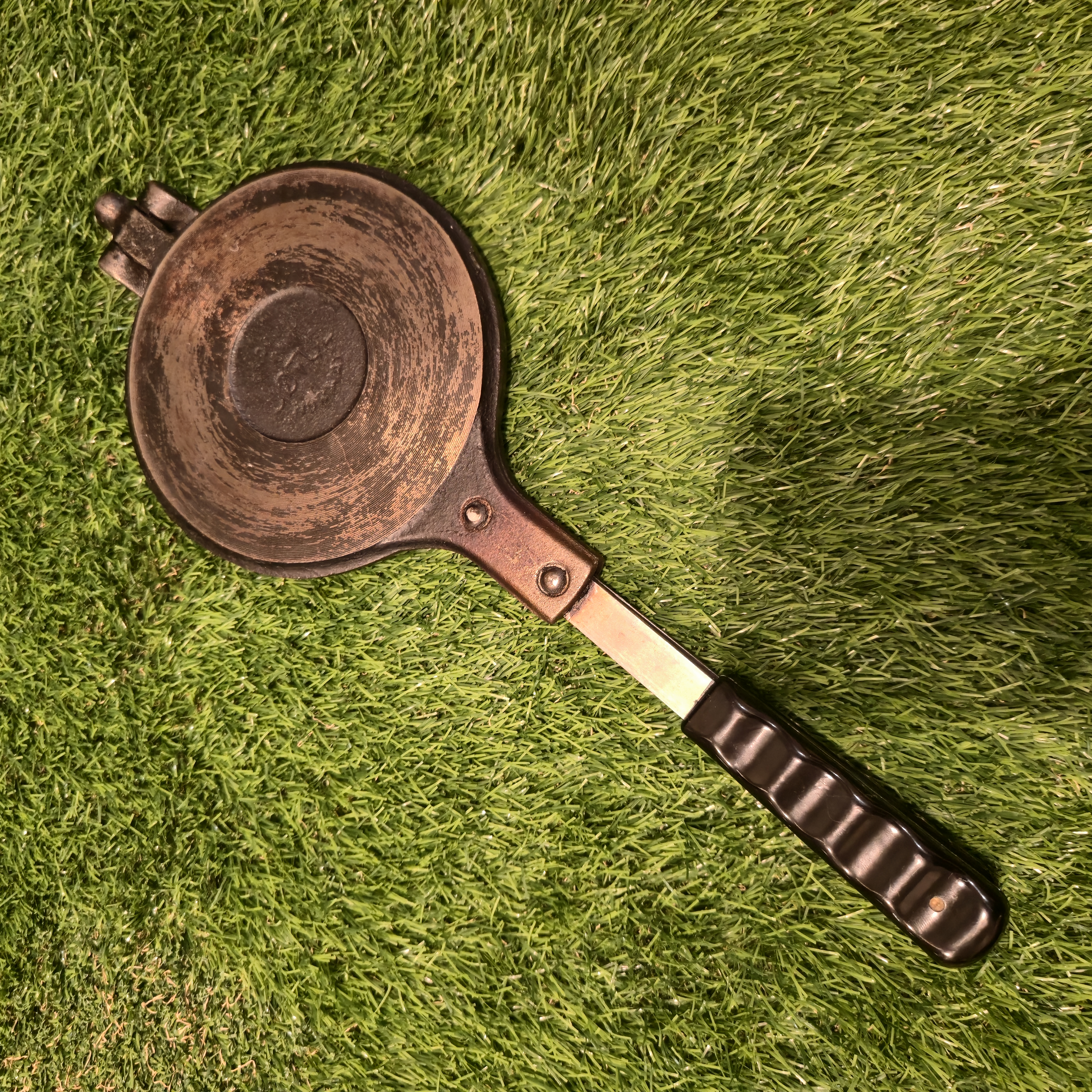 Ketaus plonų vaflių keptuvė