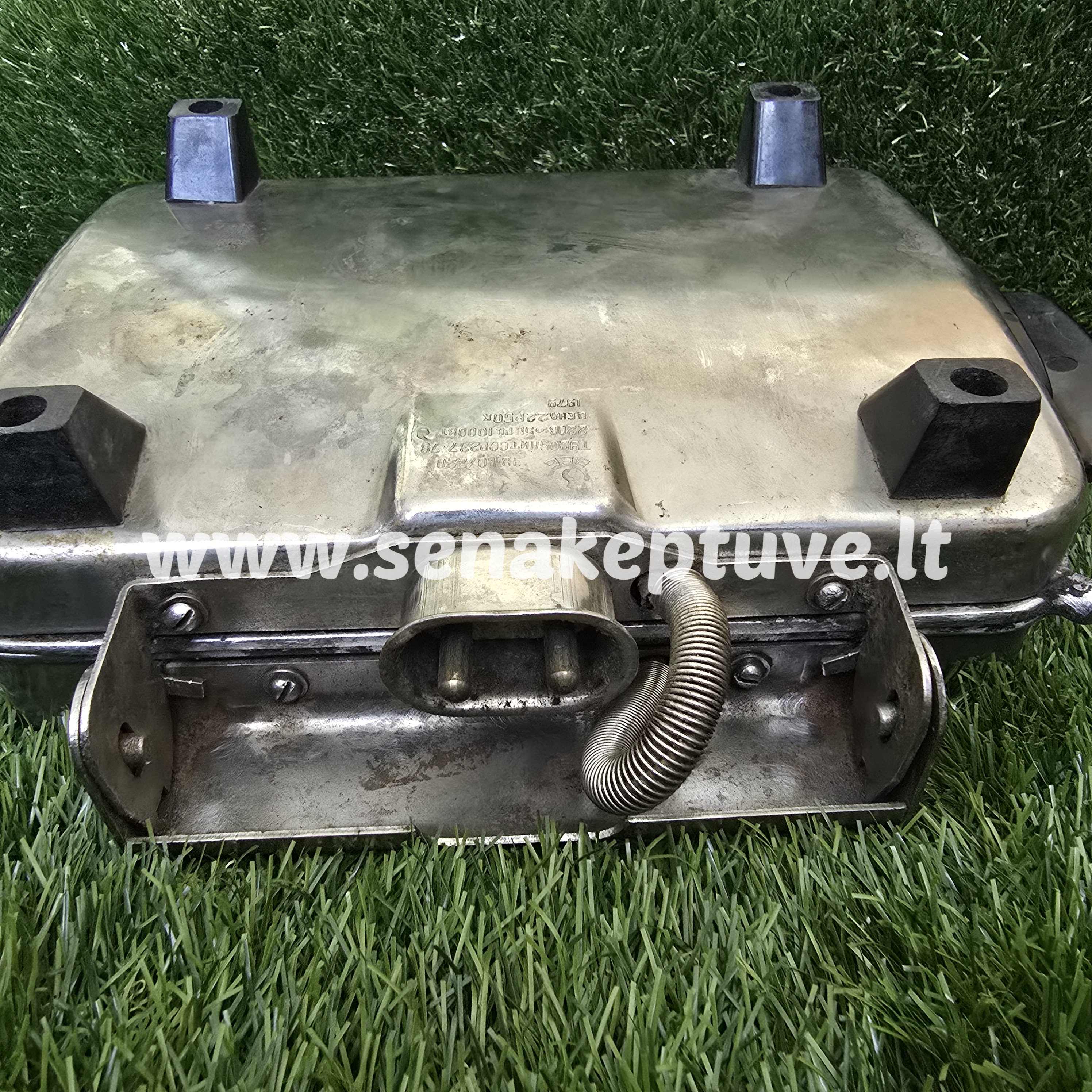 Senovinė elektrinė vaflinė su laidu (nuskilęs rankenos galiukas)