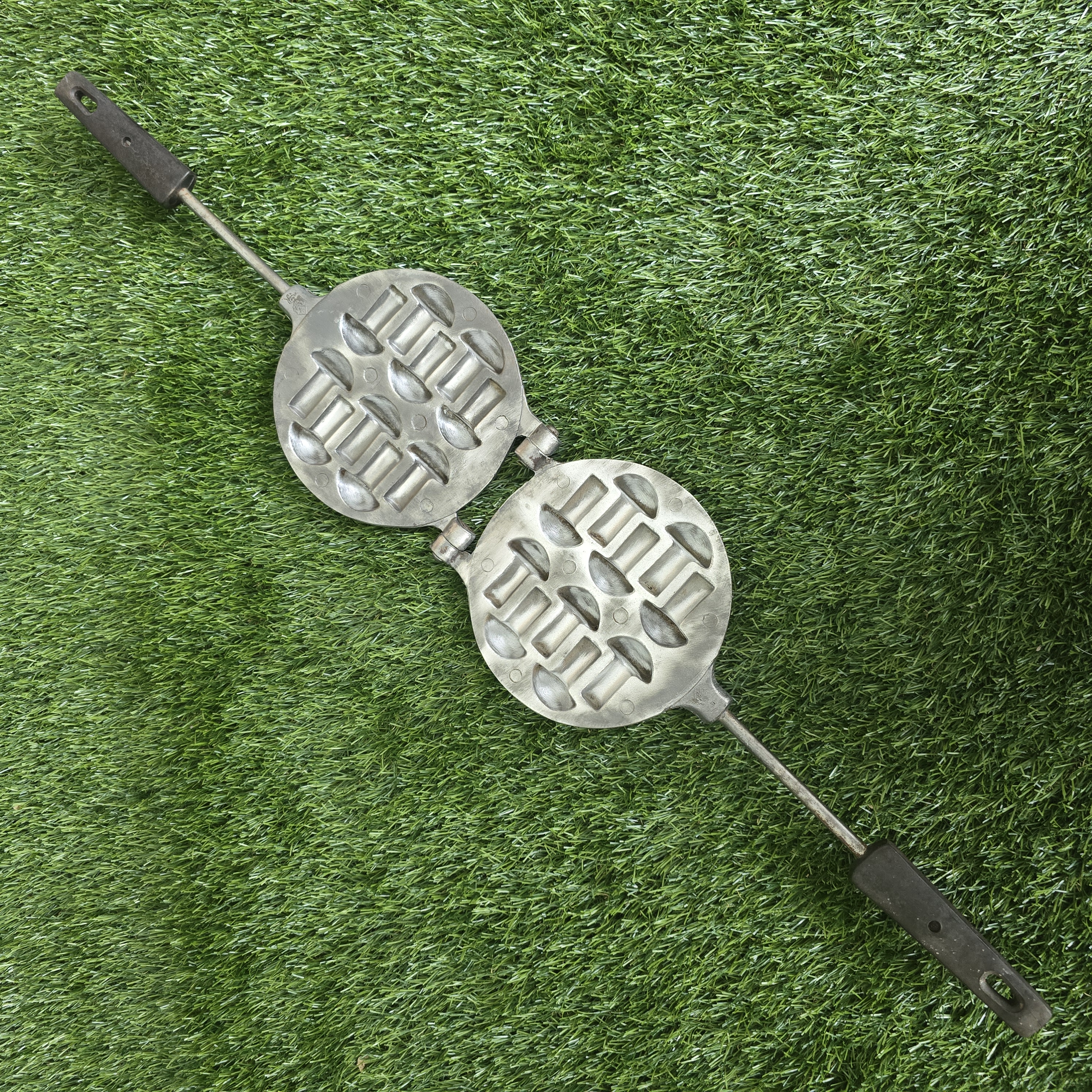 Senovinė grybukų keptuvė