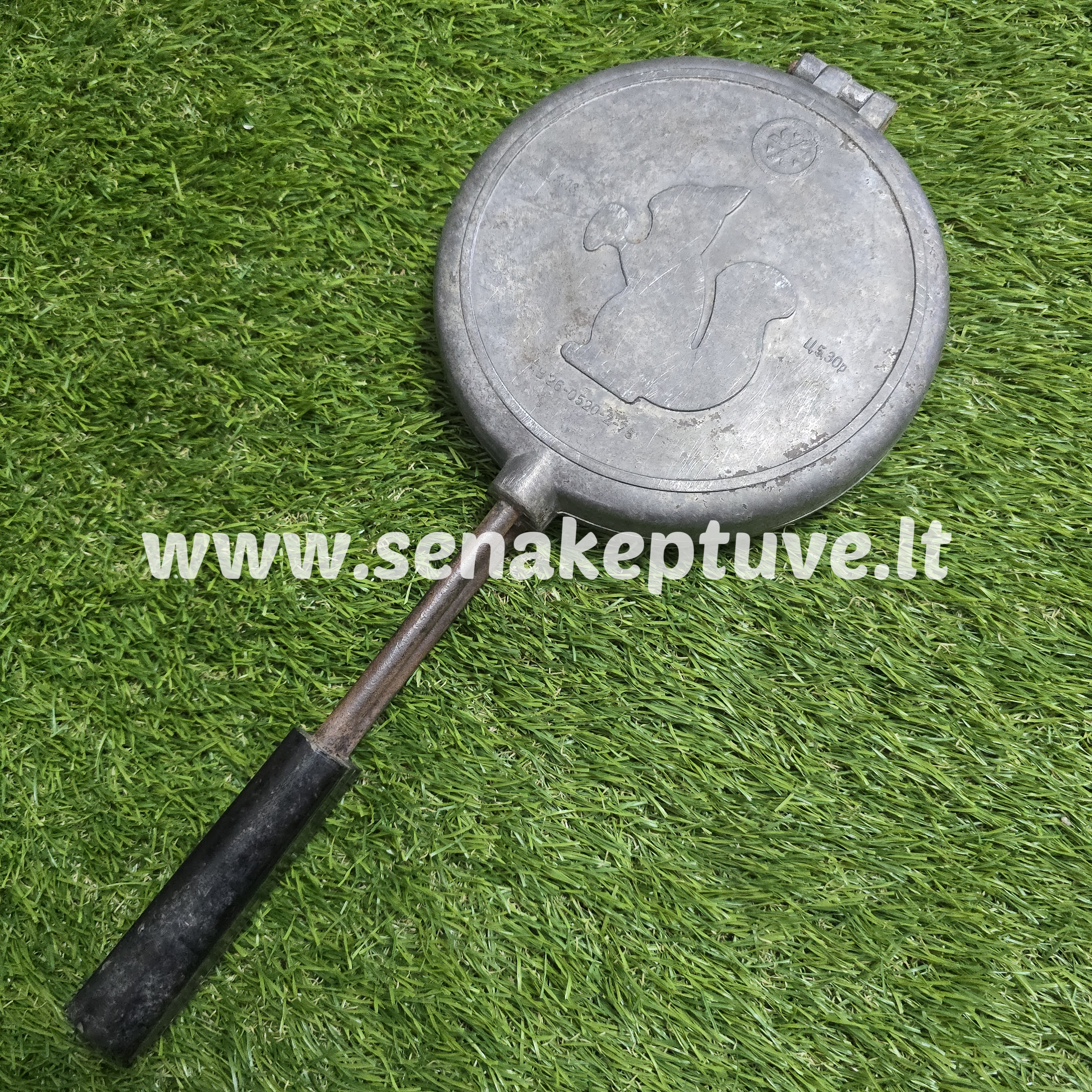 Senovinė asorti (2 voveraitės ir 3 grybukai) keptuvė