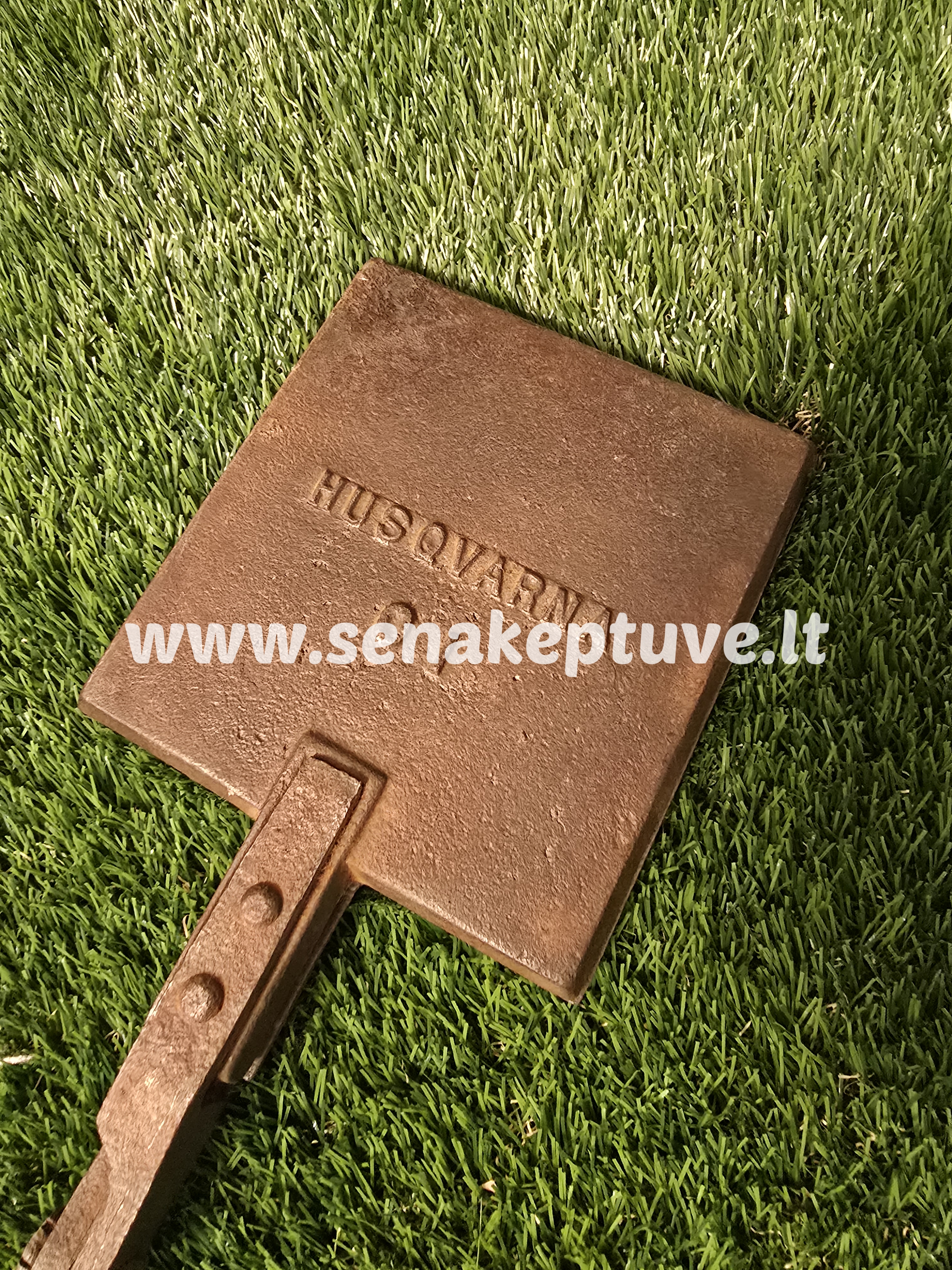 Senovinė ketaus plonų vaflių keptuvė Husqvarna