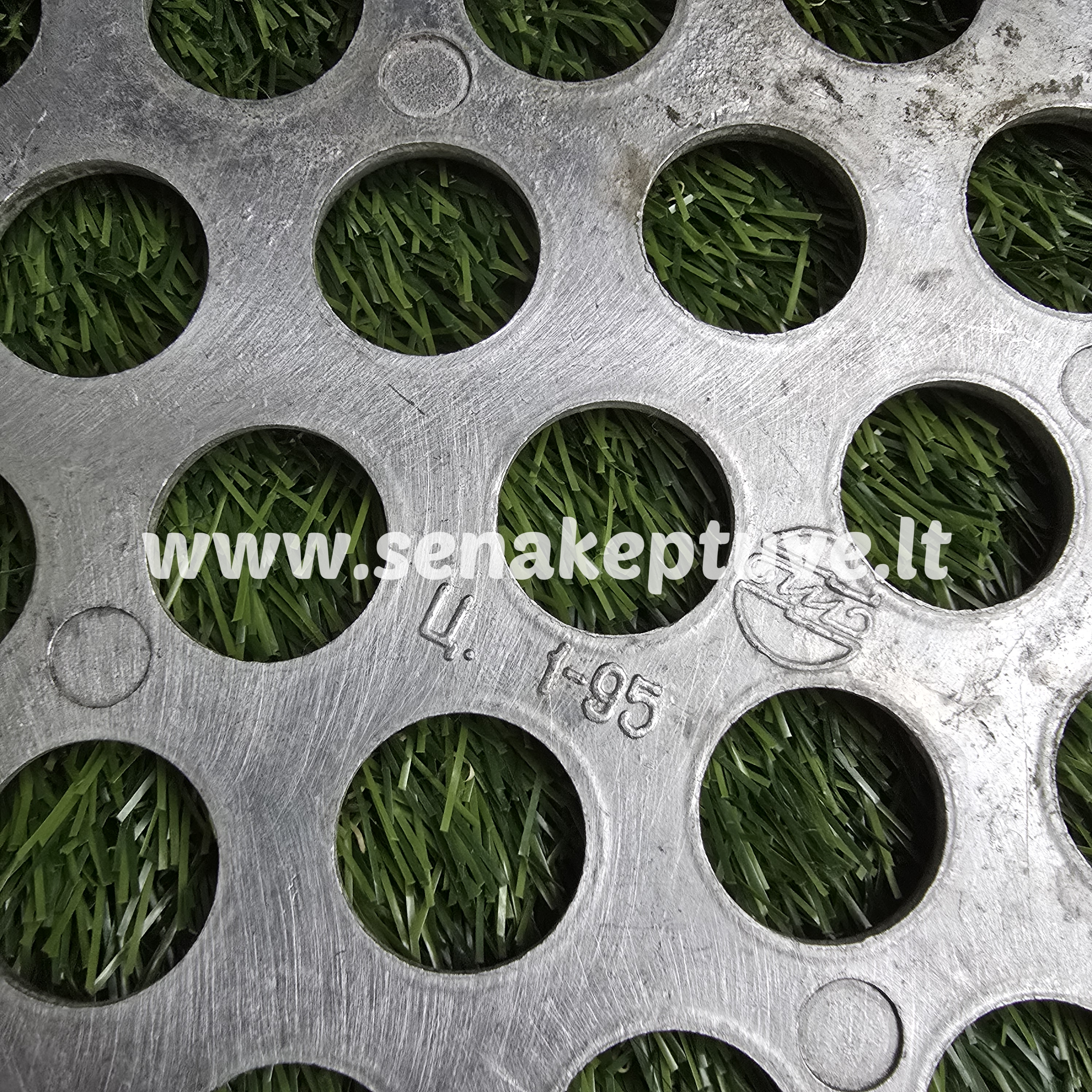 Senovinė koldūnų kepimo forma