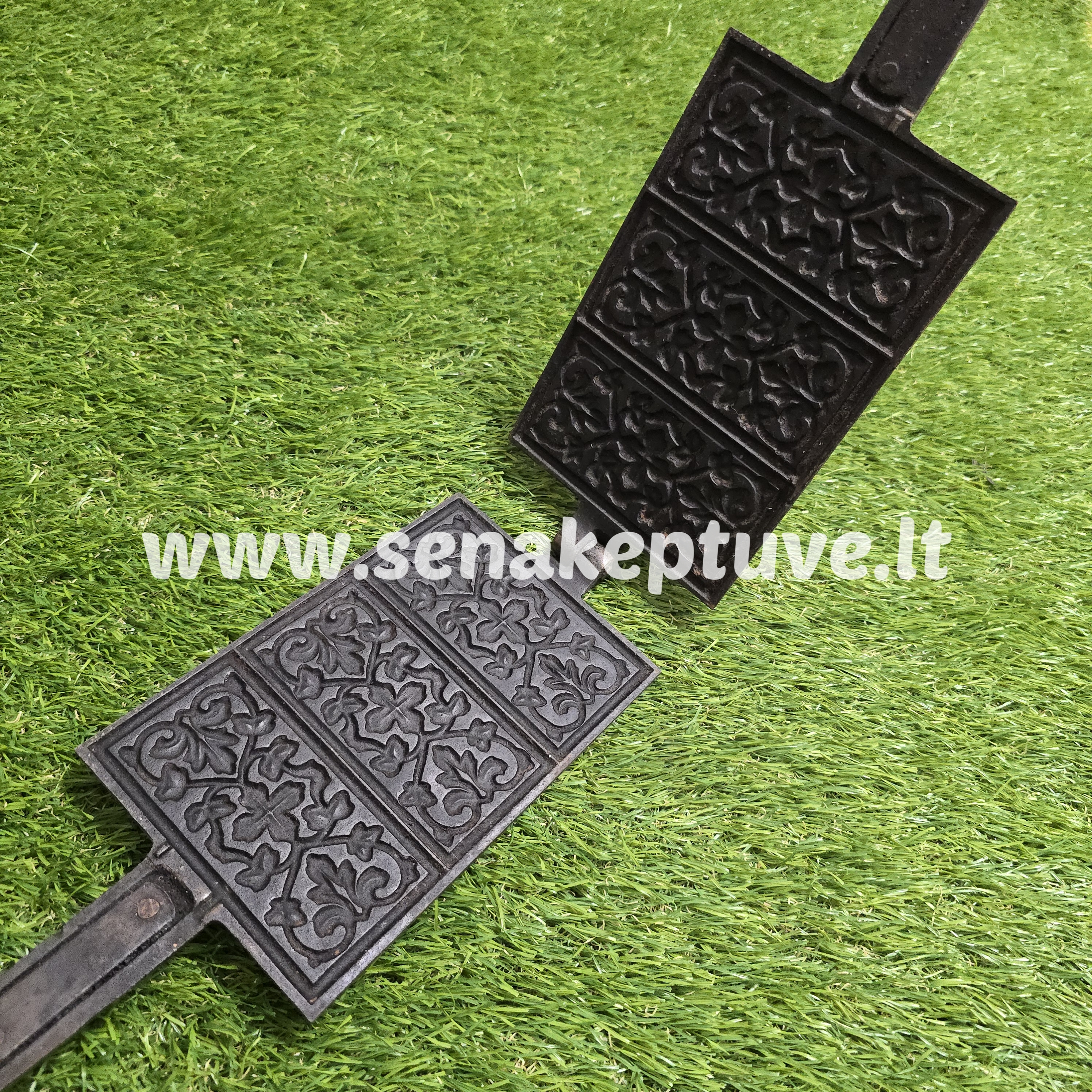 Senovinė ketaus plonų vaflių keptuvė