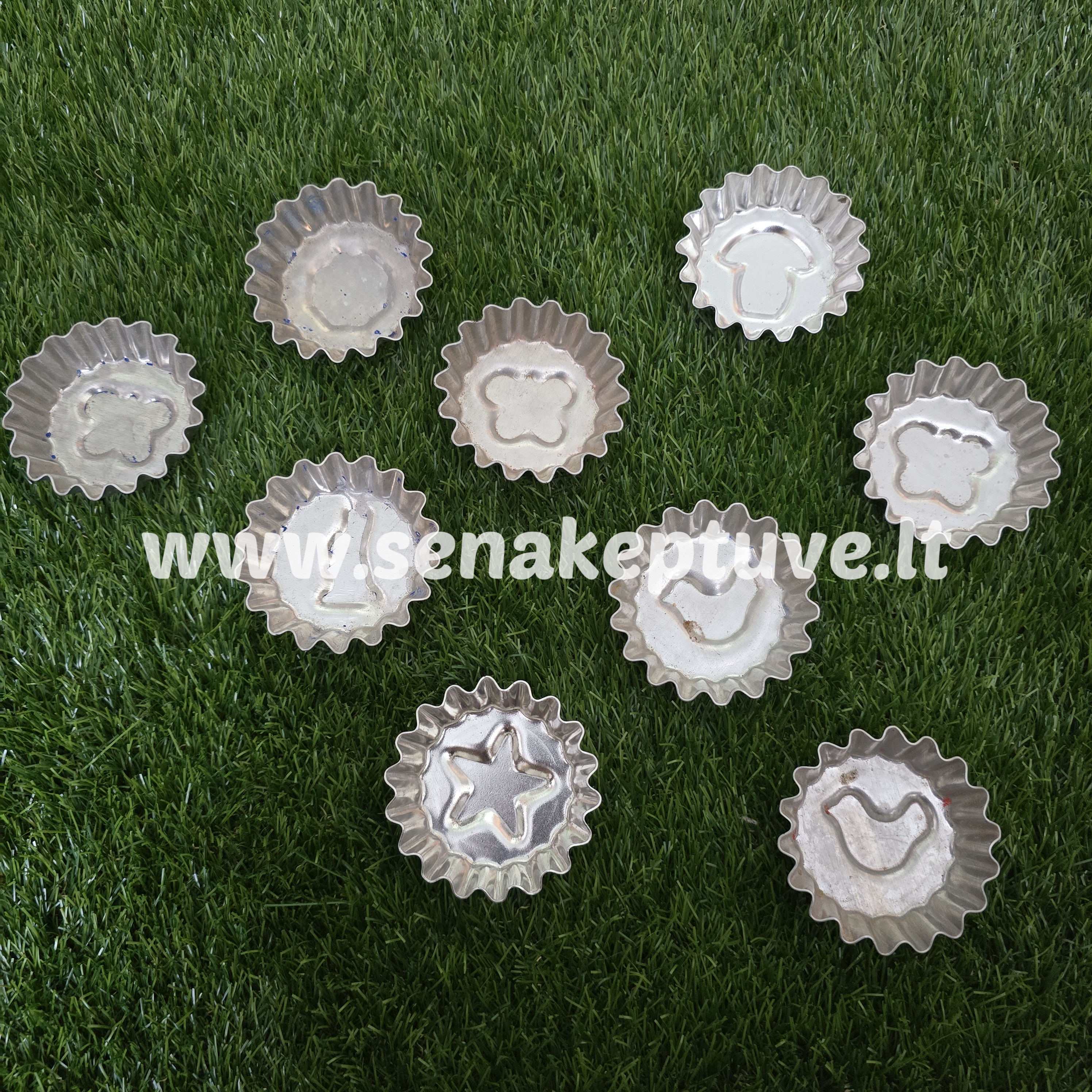 Senovinės kepimo formelės - krepšeliai