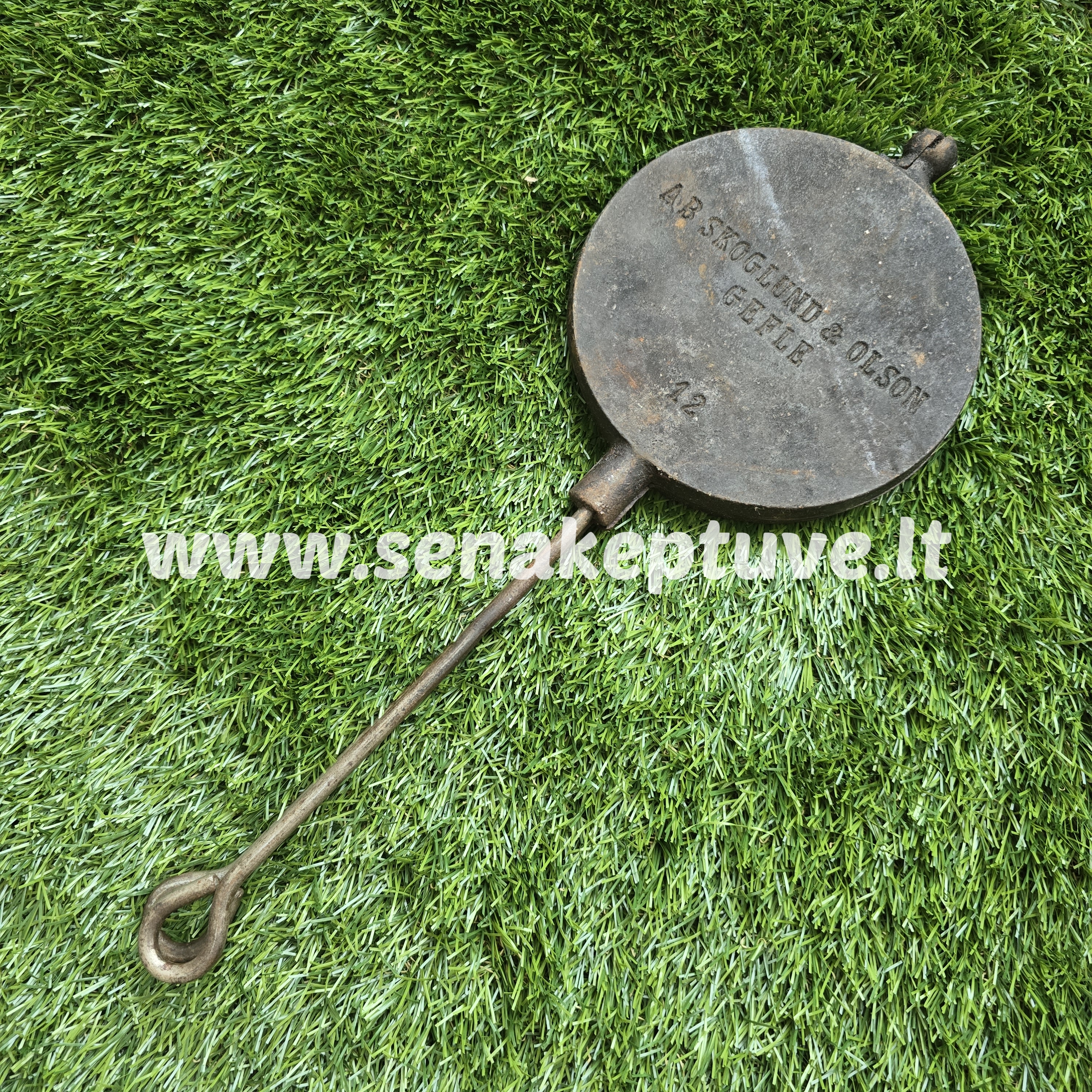 Senovinė ketaus plonų vaflių keptuvė