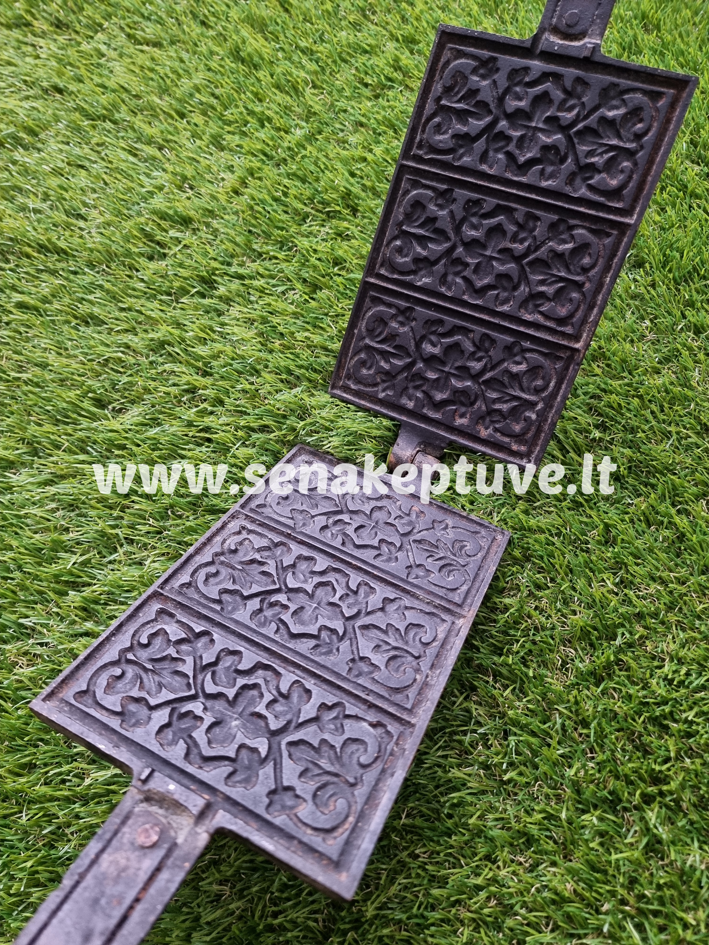 Senovinė ketaus plonų vaflių keptuvė