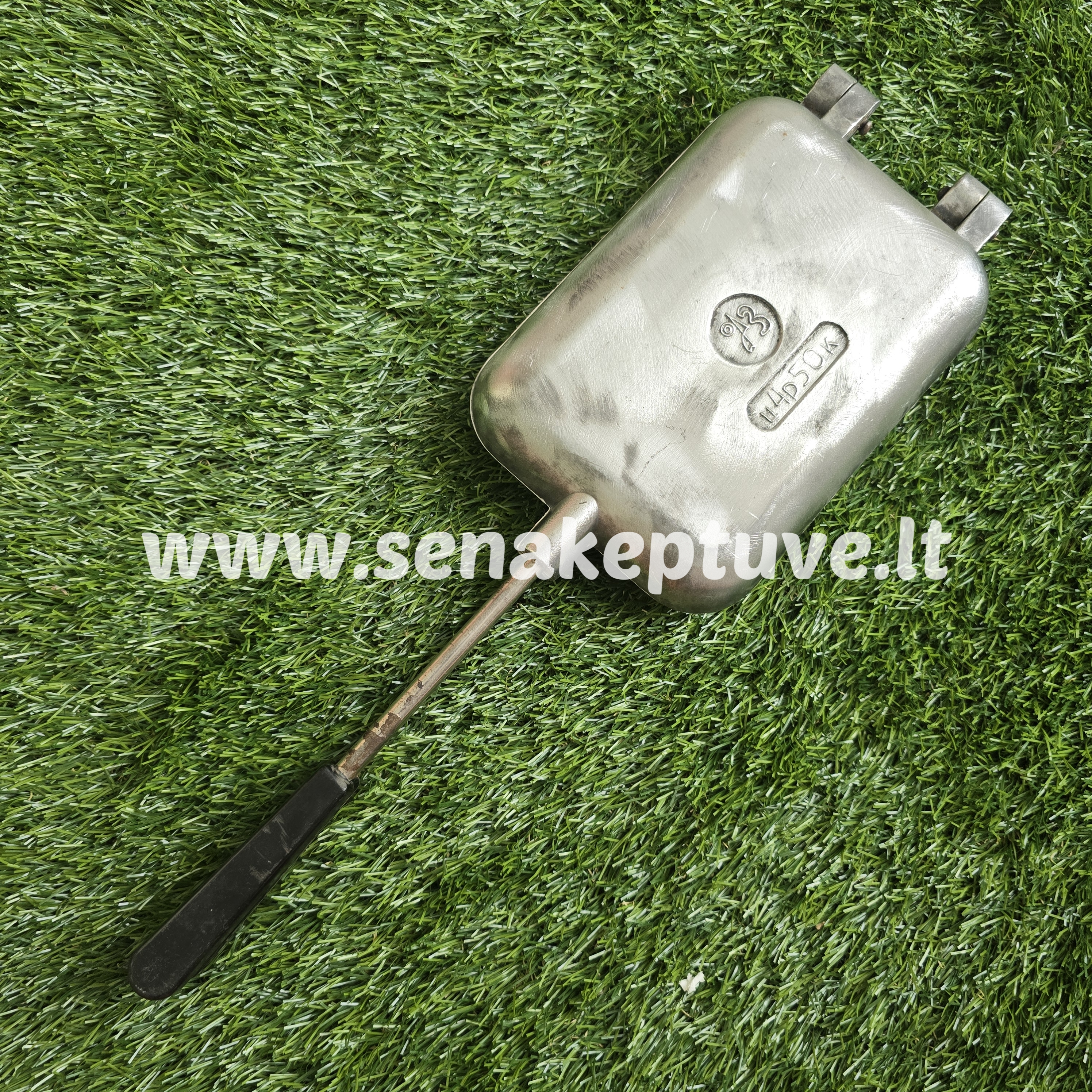 Senovinė meškučių keptuvė