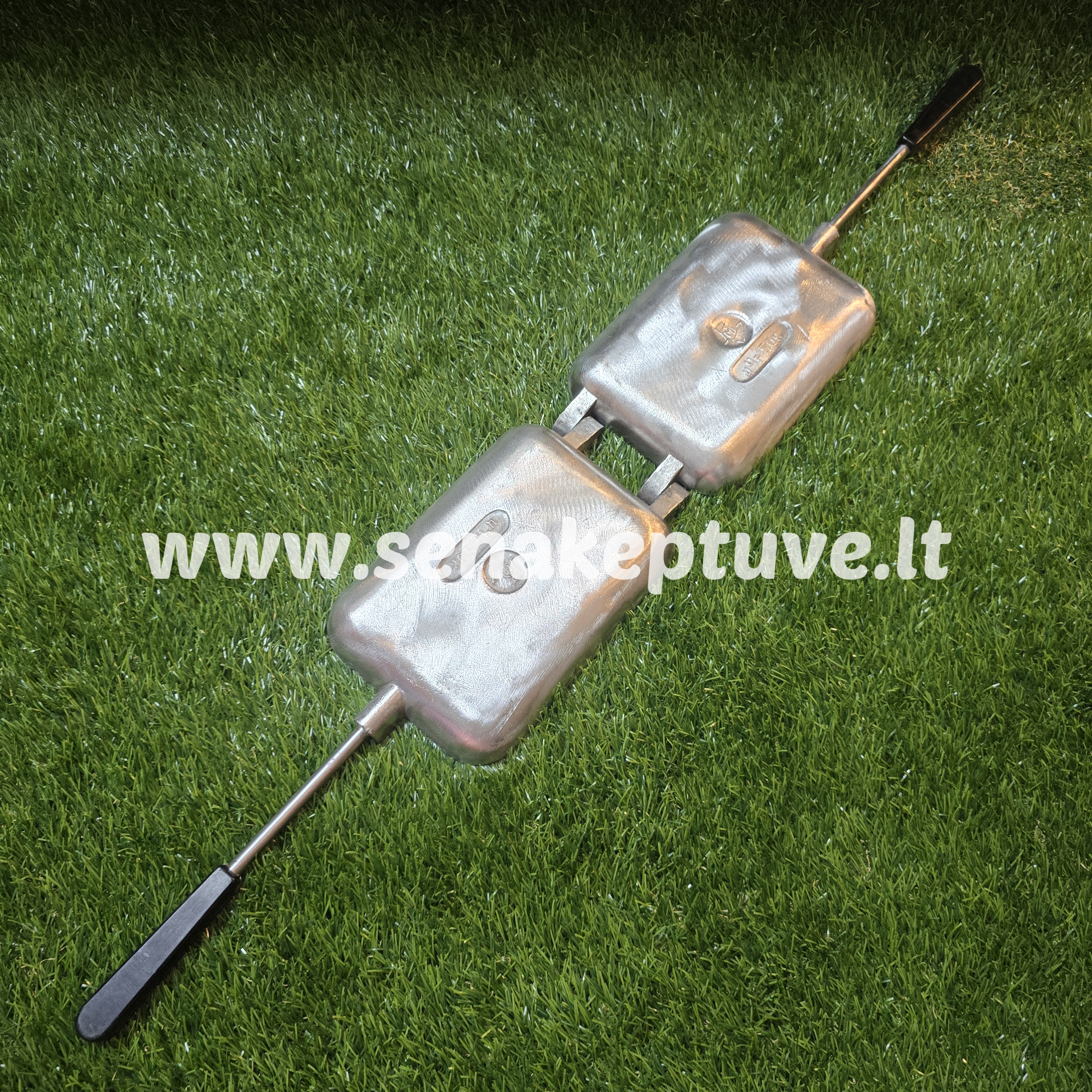 Senovinė meškučių keptuvė