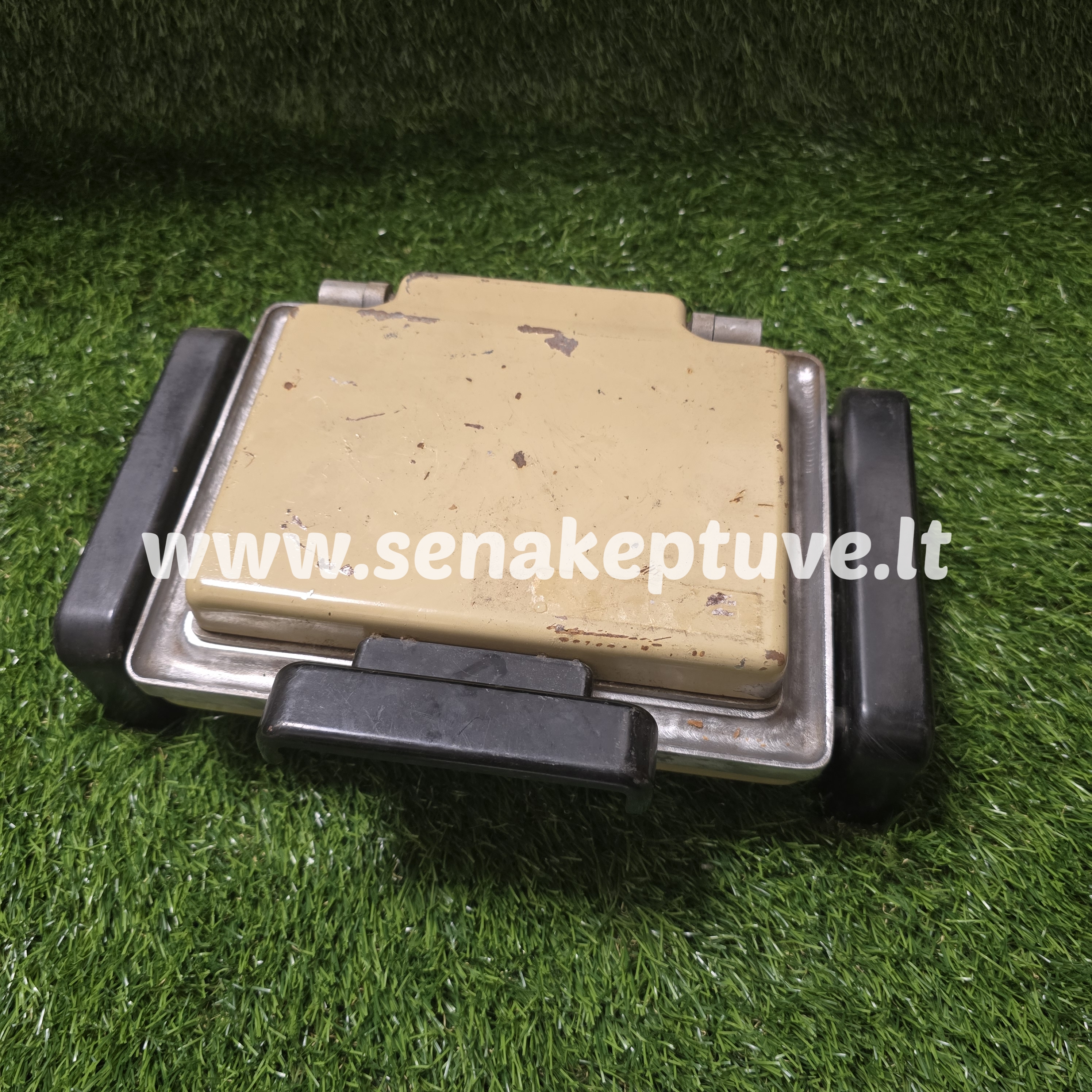 Senovinė elektrinė vaflinė su laidu ploniems vafliams