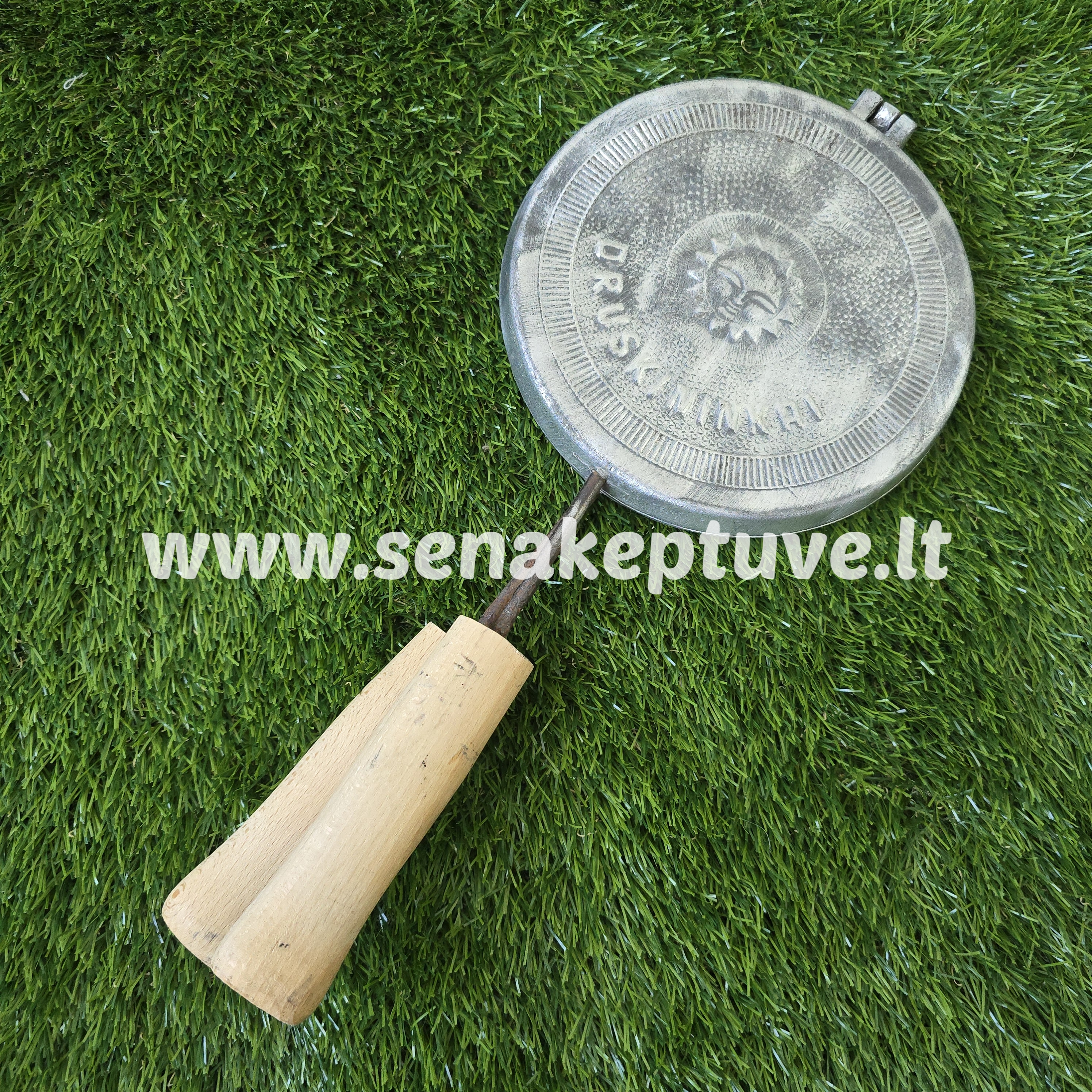 Senovinė gaidelių keptuvė